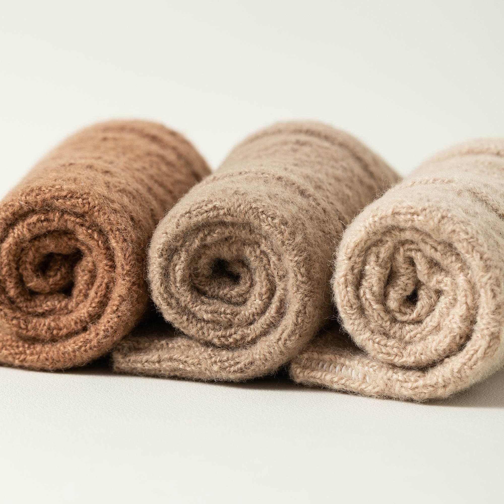 Women's Cozy Cable Knit Crew Socks - 4 Pairs