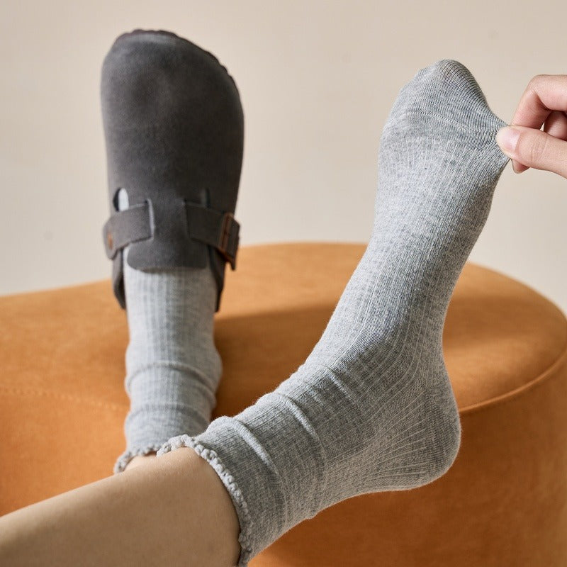 Ribbed Ruffle Socks