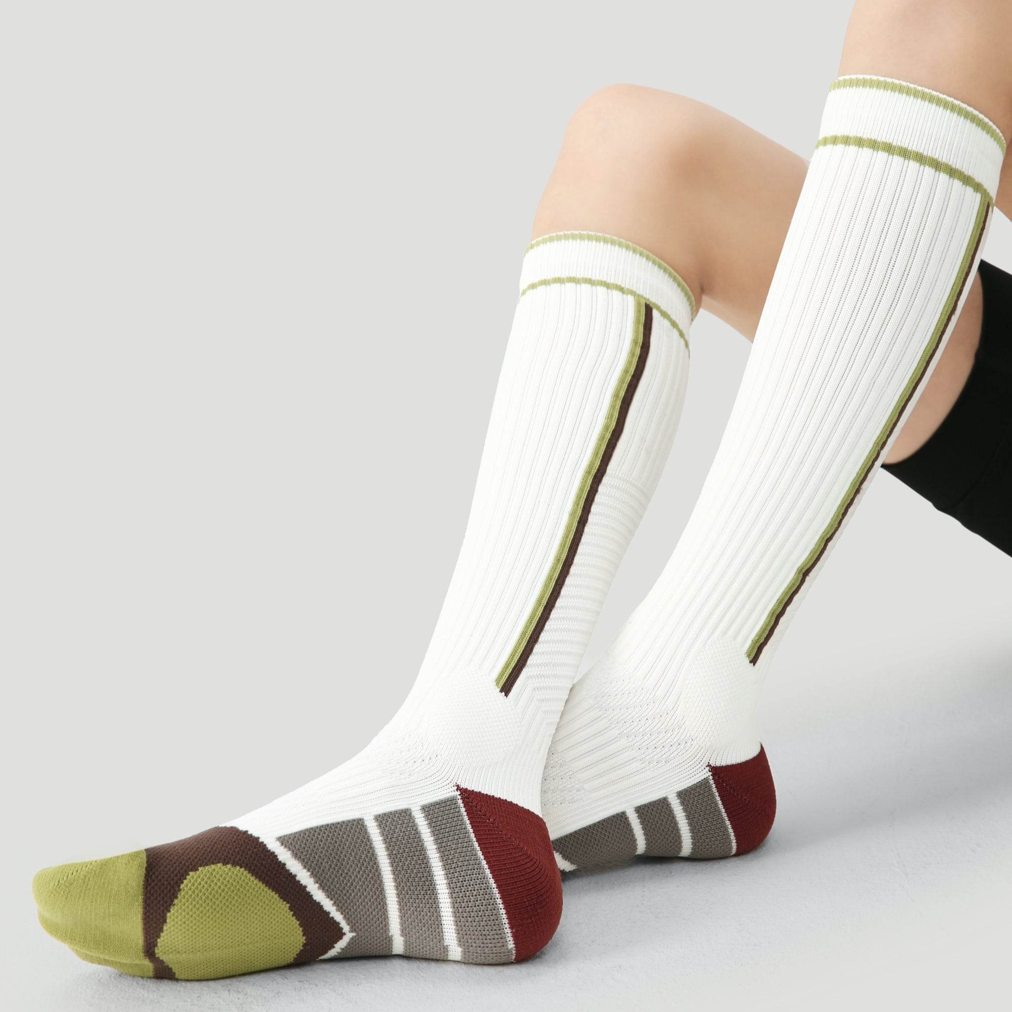 Women's Performance Knee-High Hiking Socks - White & Olive