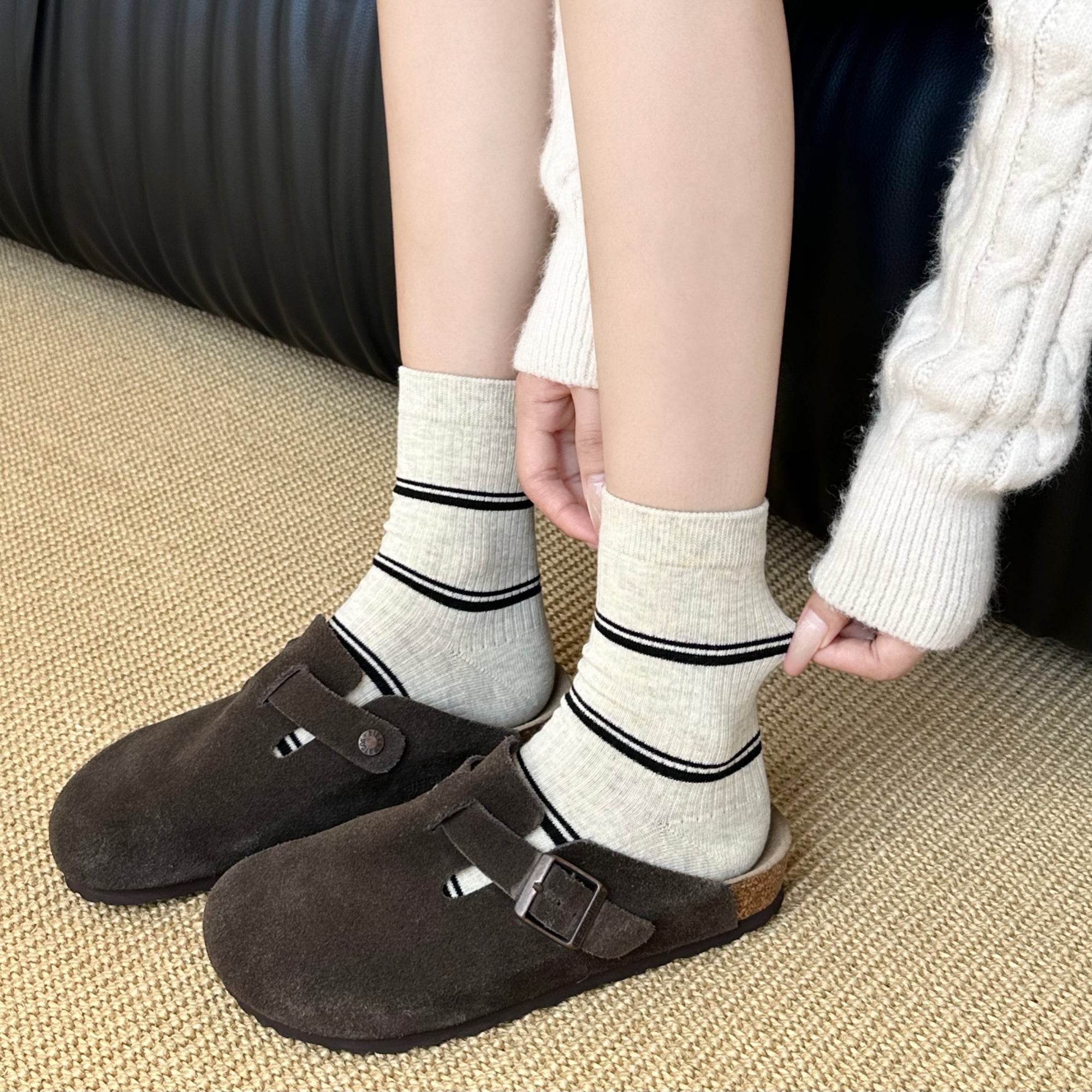 Women's Classic Thin Stripe Ribbed Socks - Single Pair