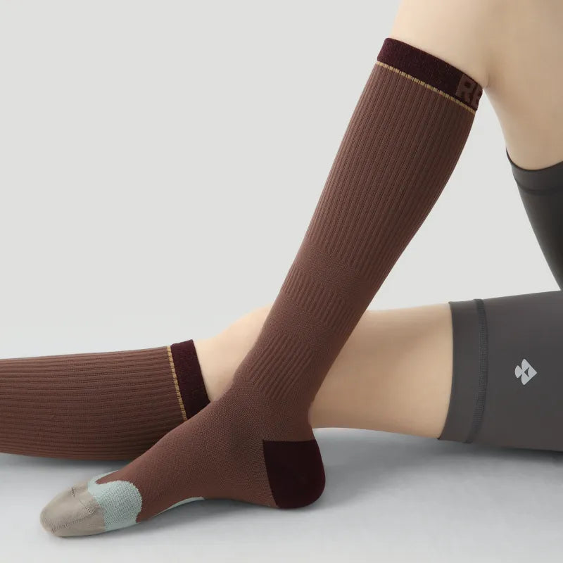 Performance Hiking Socks - Brown