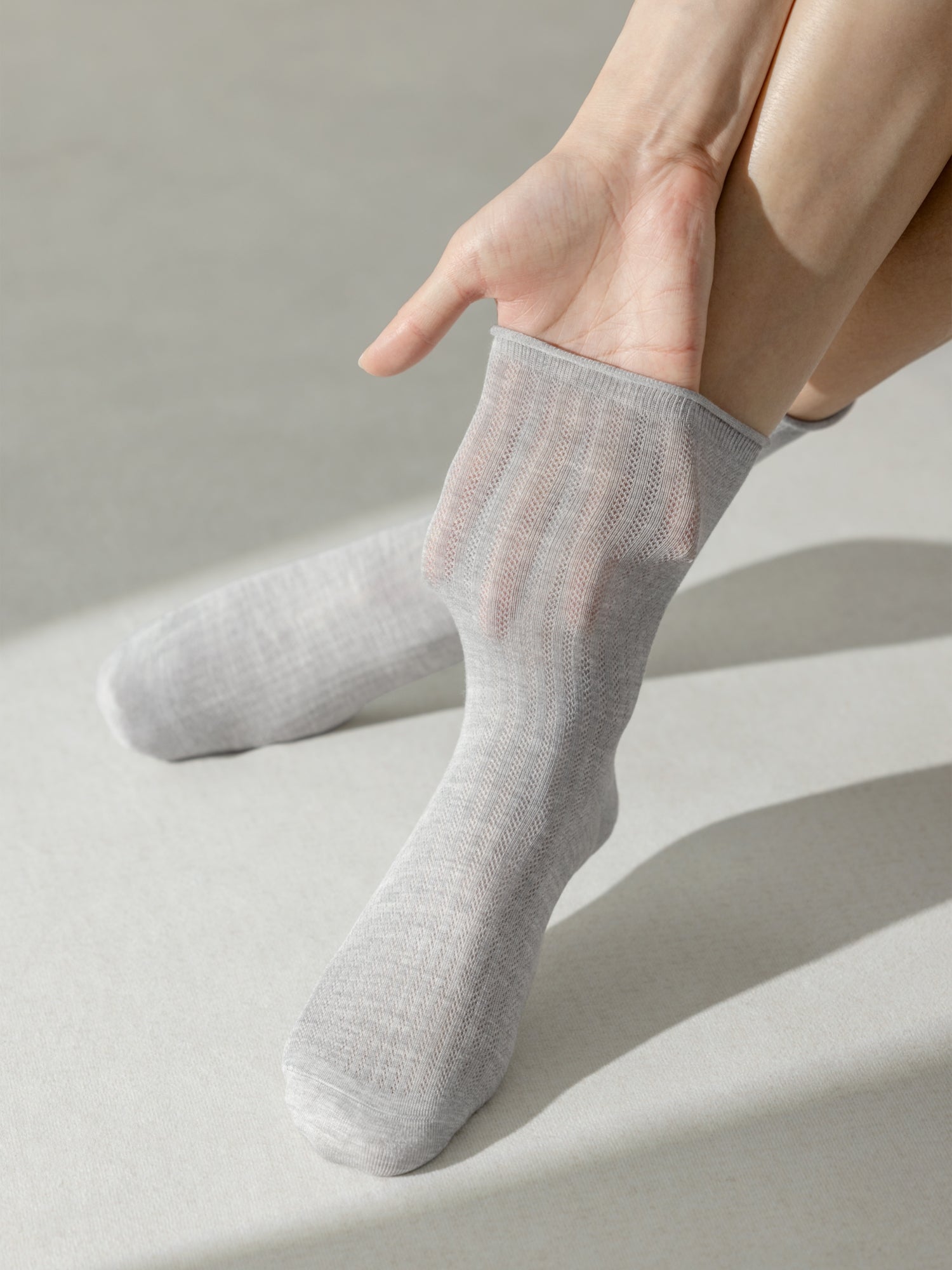 Women's Silk Mid-Crew Socks-1 Pack