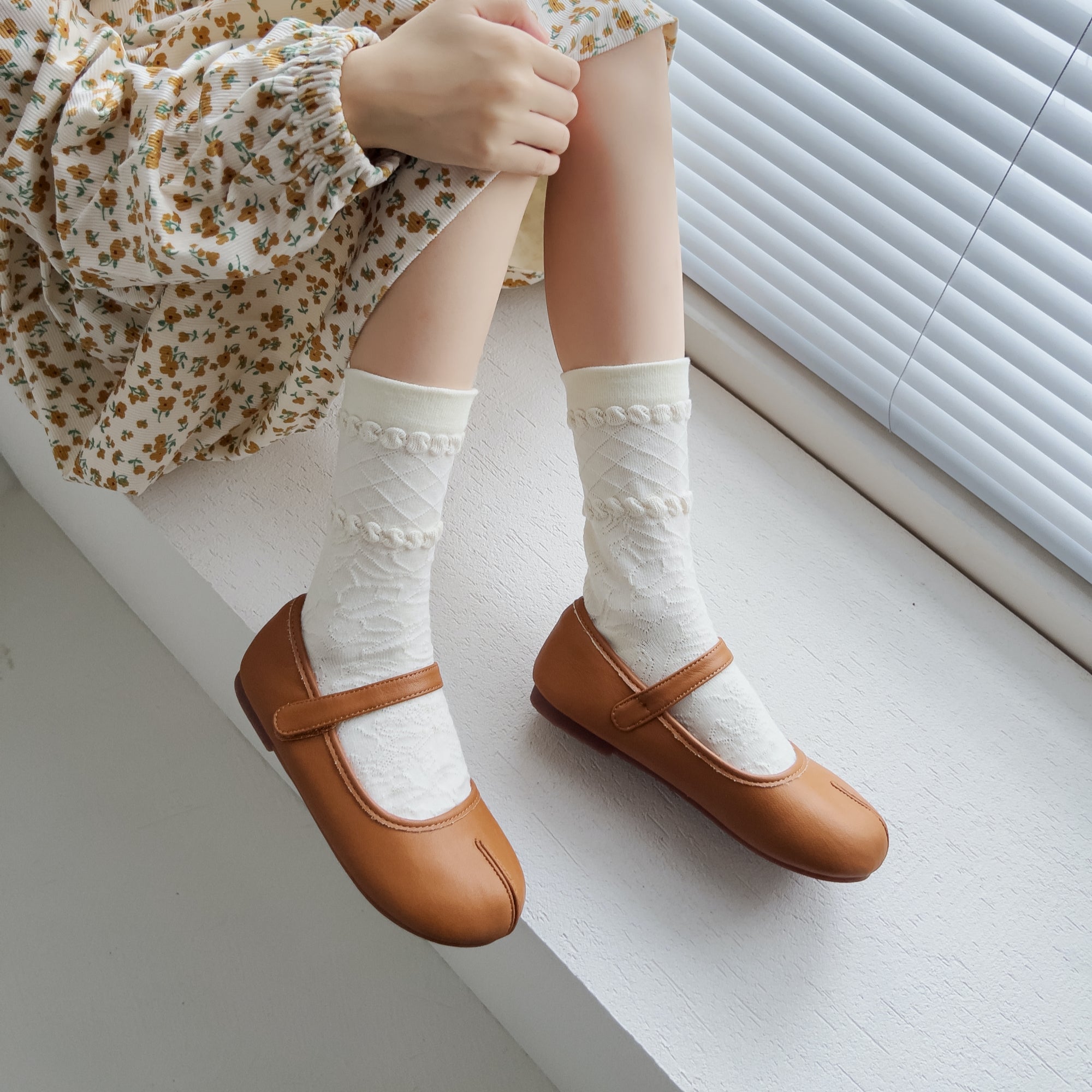 Kid's Dainty Texture Crew Socks - 5 Pairs