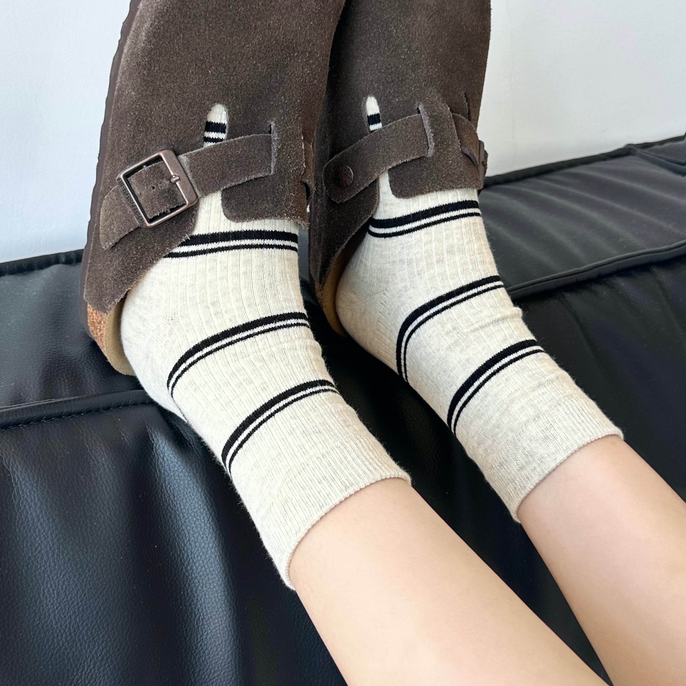 Women's Classic Thin Stripe Ribbed Socks - Single Pair