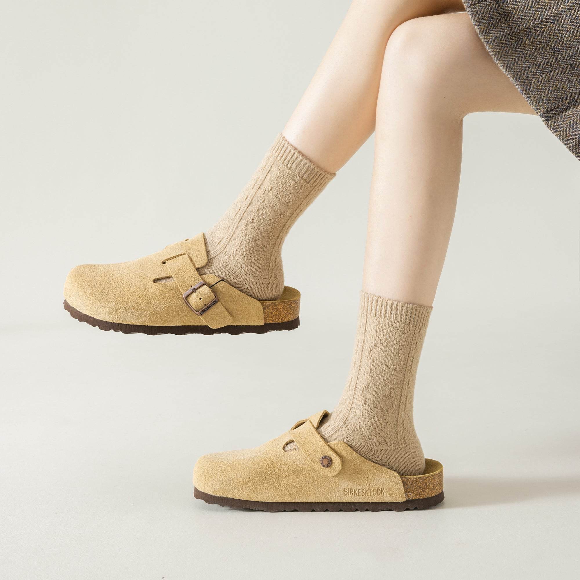 Women's Cozy Cable Knit Crew Socks - 4 Pairs