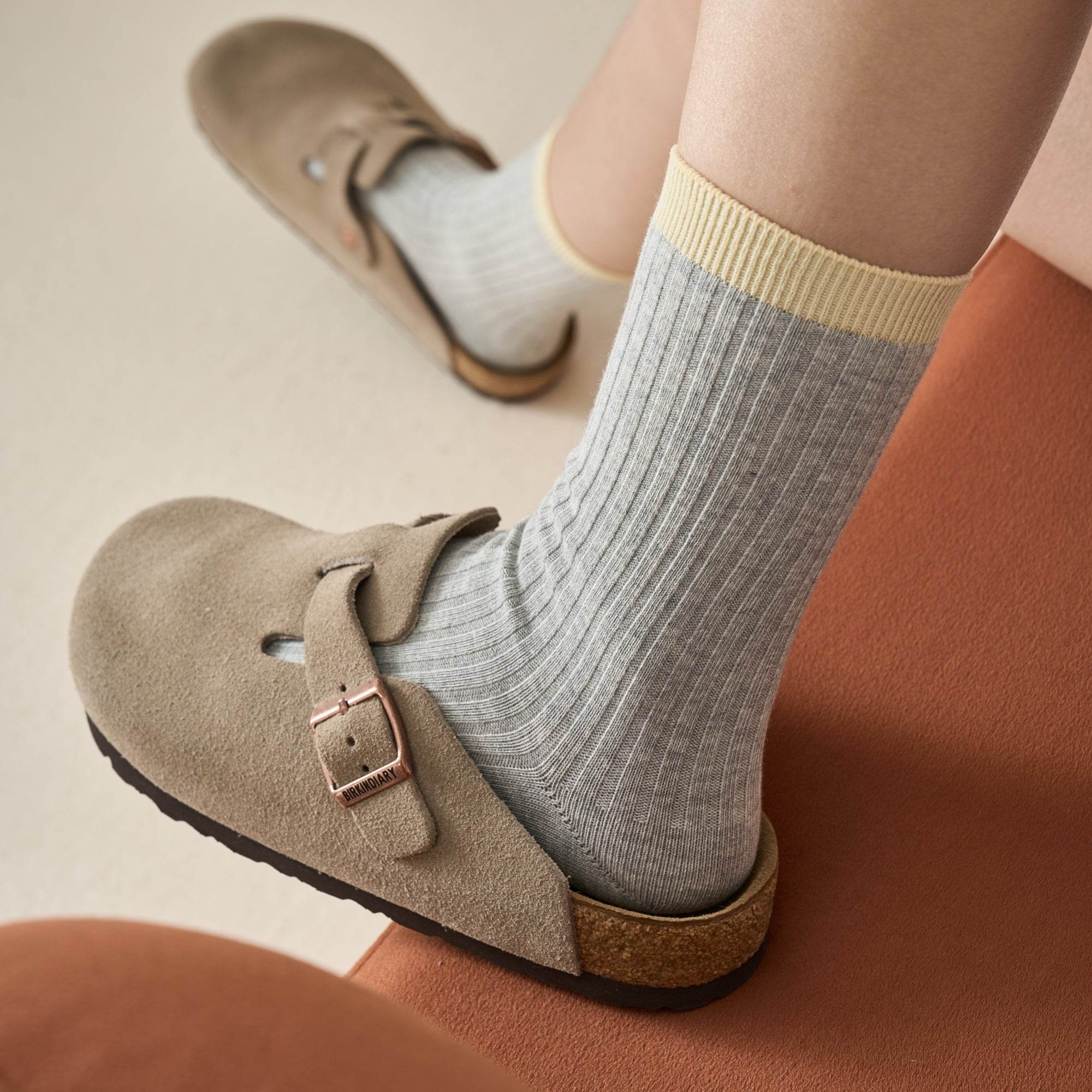 Women's Colorblock Cuff Ribbed Crew Socks - Single Pair