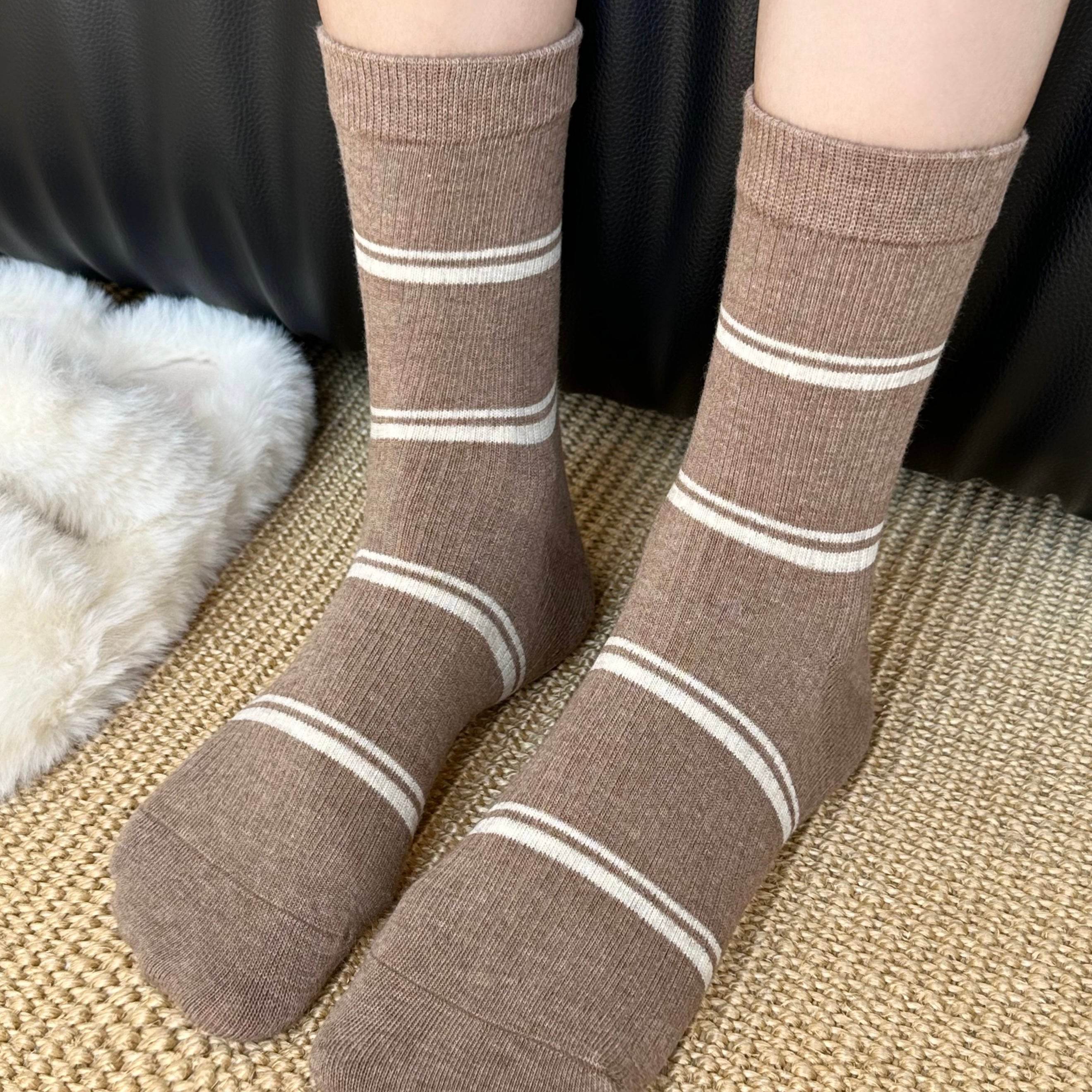 Women's Classic Thin Stripe Ribbed Socks - Single Pair