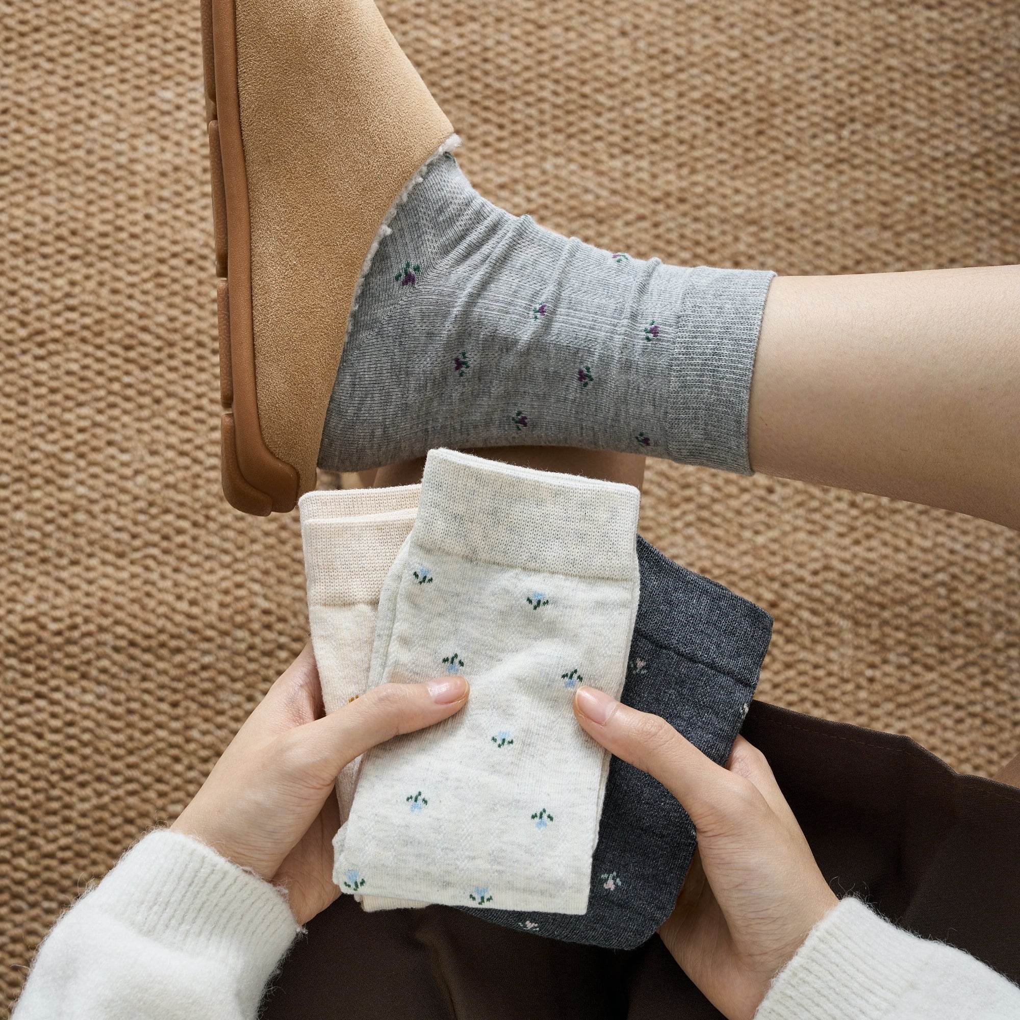 Women's Ditsy Floral Ribbed Cotton Socks - Single Pair