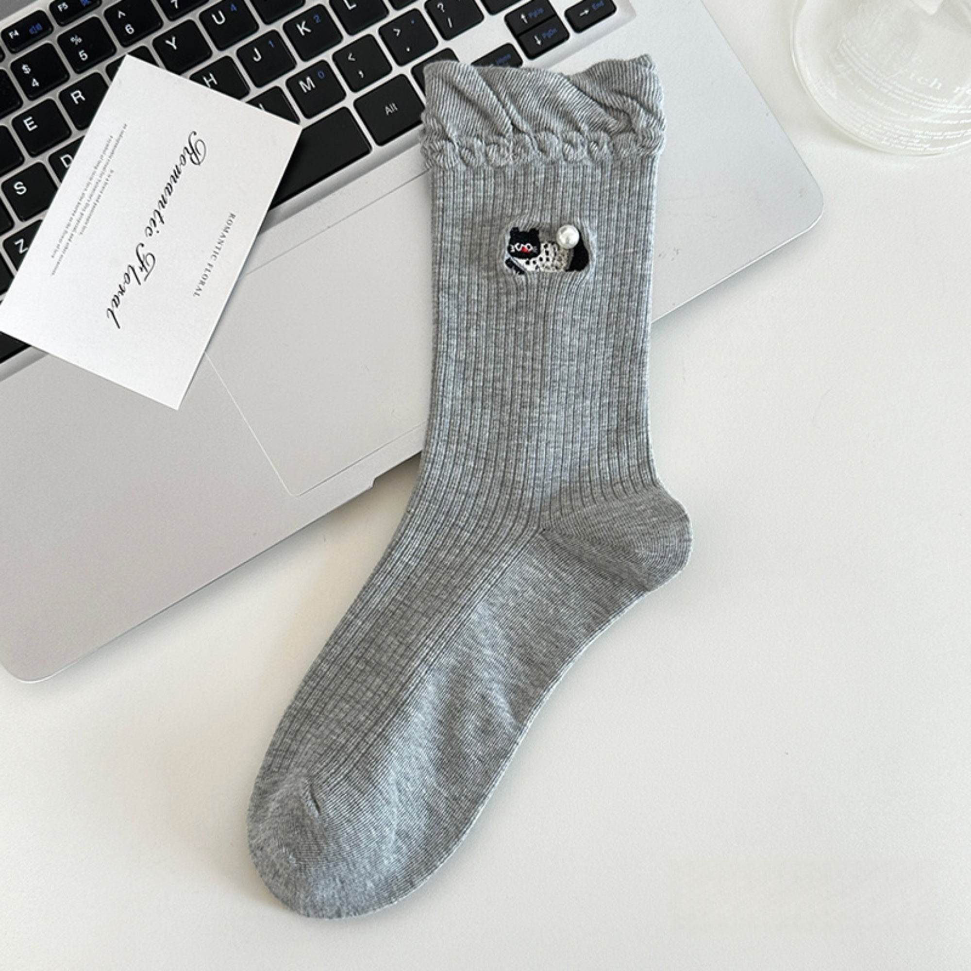 Women's Dainty Pearl Cat Ruffle Socks - Single Pair