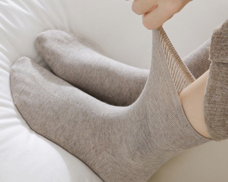 Family Comfort: How Socks Bring Warmth and Style to Everyday Life