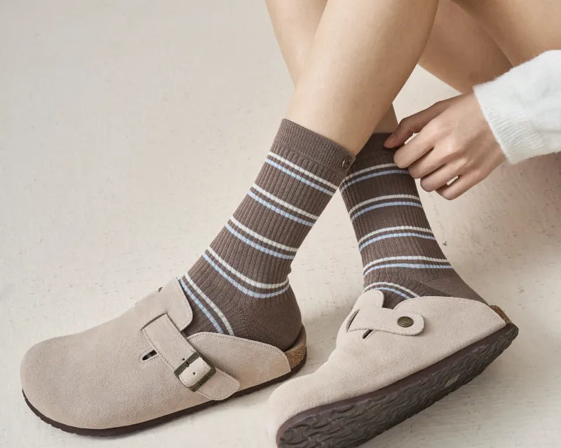 Cozy Meets Chic: How the Right Socks Transform Your Home Life