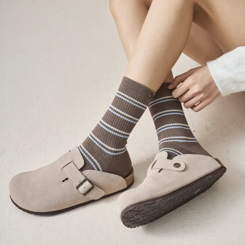 Cozy Meets Chic: How the Right Socks Transform Your Home Life