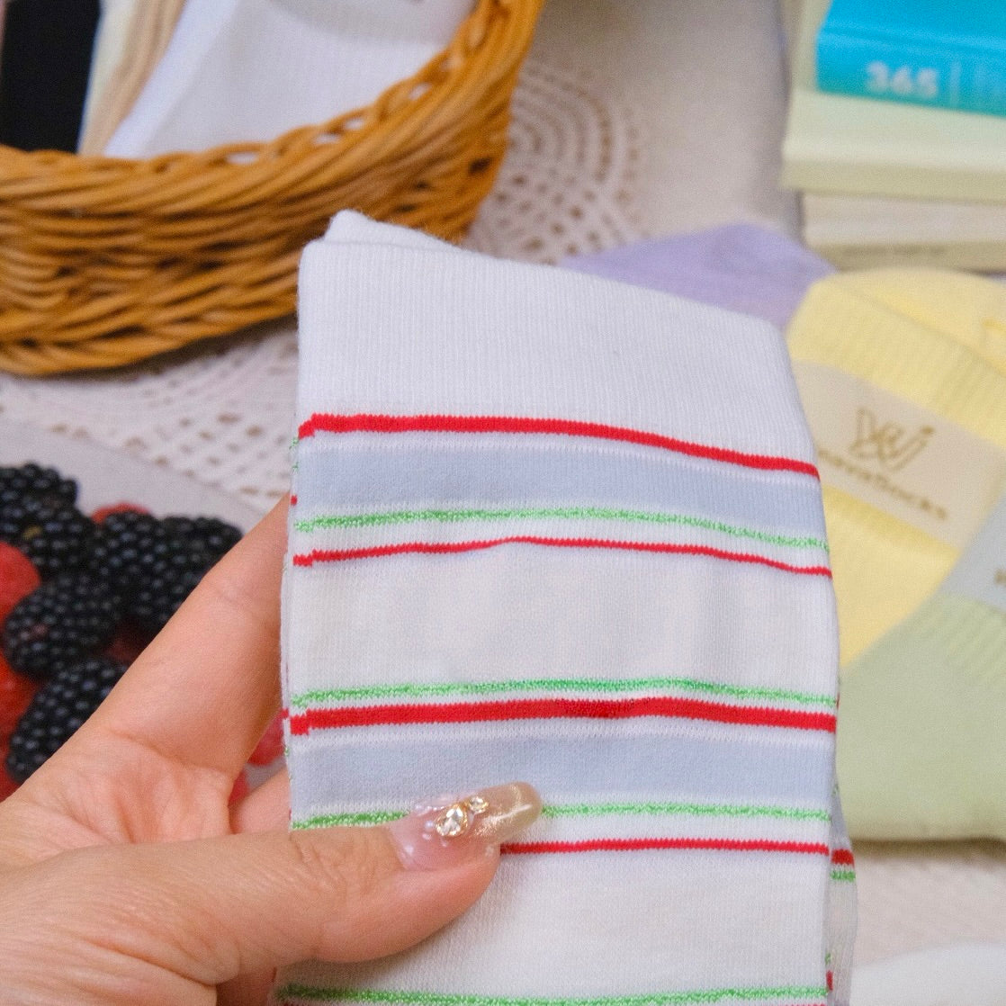 The Weava Socks Size Guide: Finding the Perfect Fit for Everyone