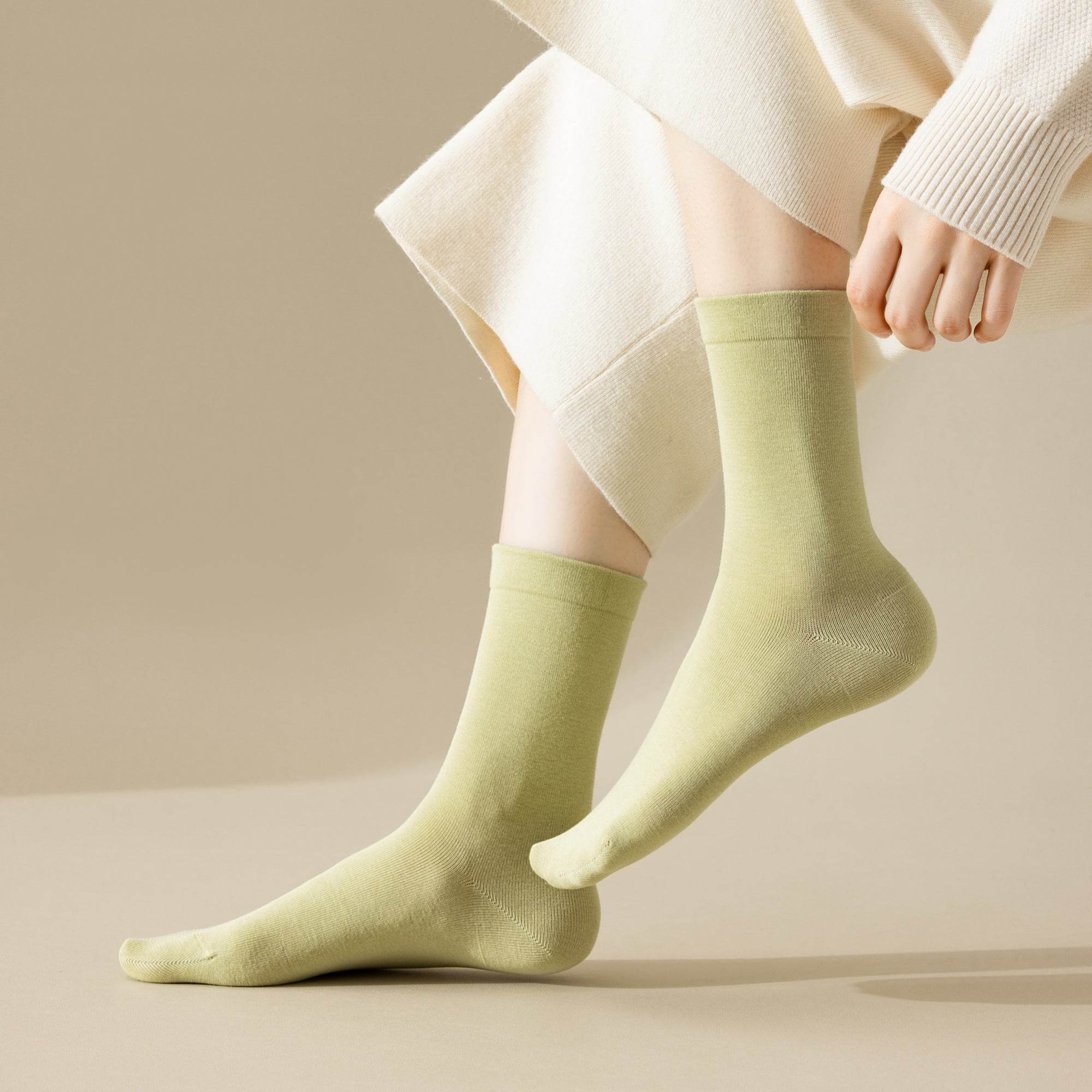 Women's Classic Solid Color Crew Socks - 5 Pairs