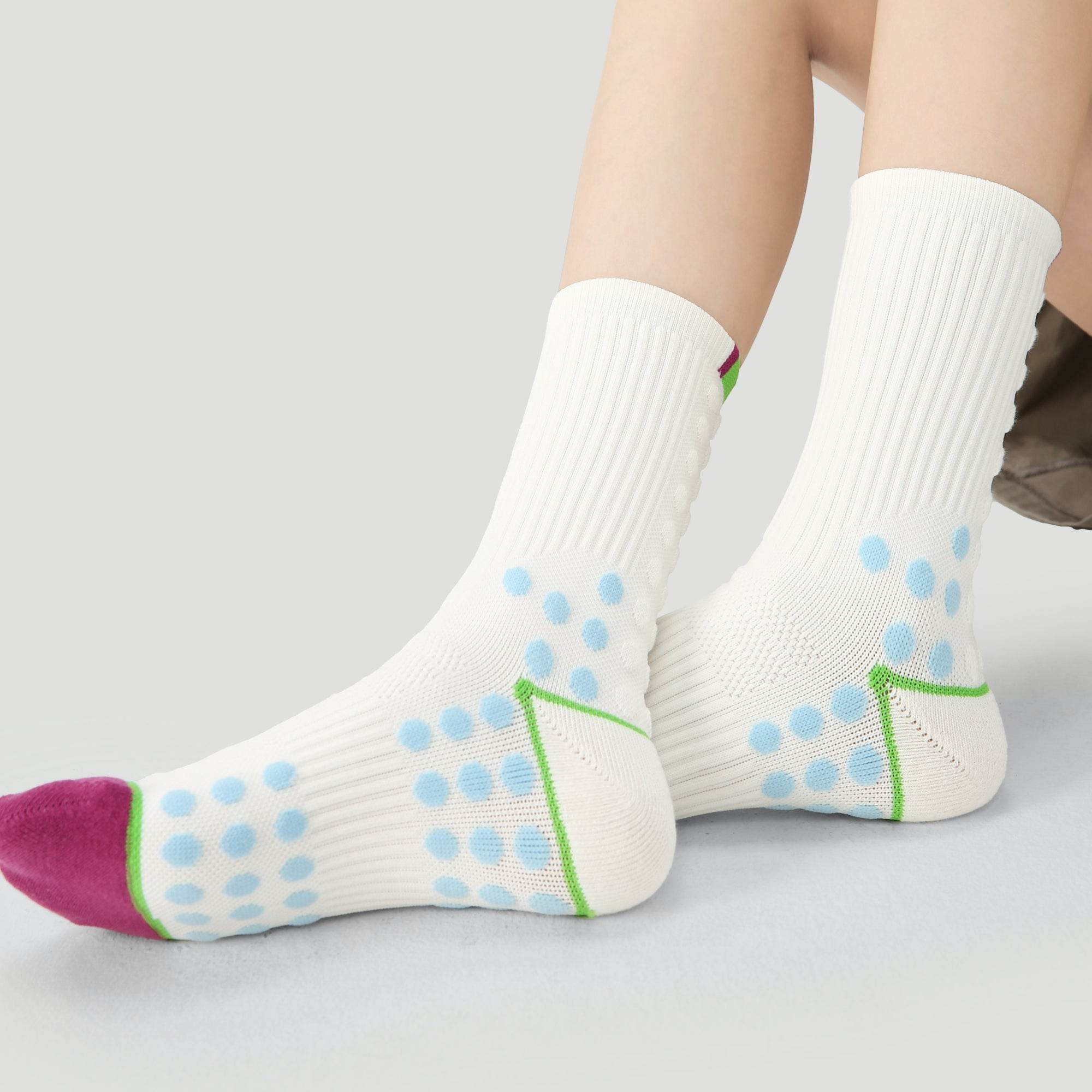 Women's Performance Cushioned Crew Socks - White