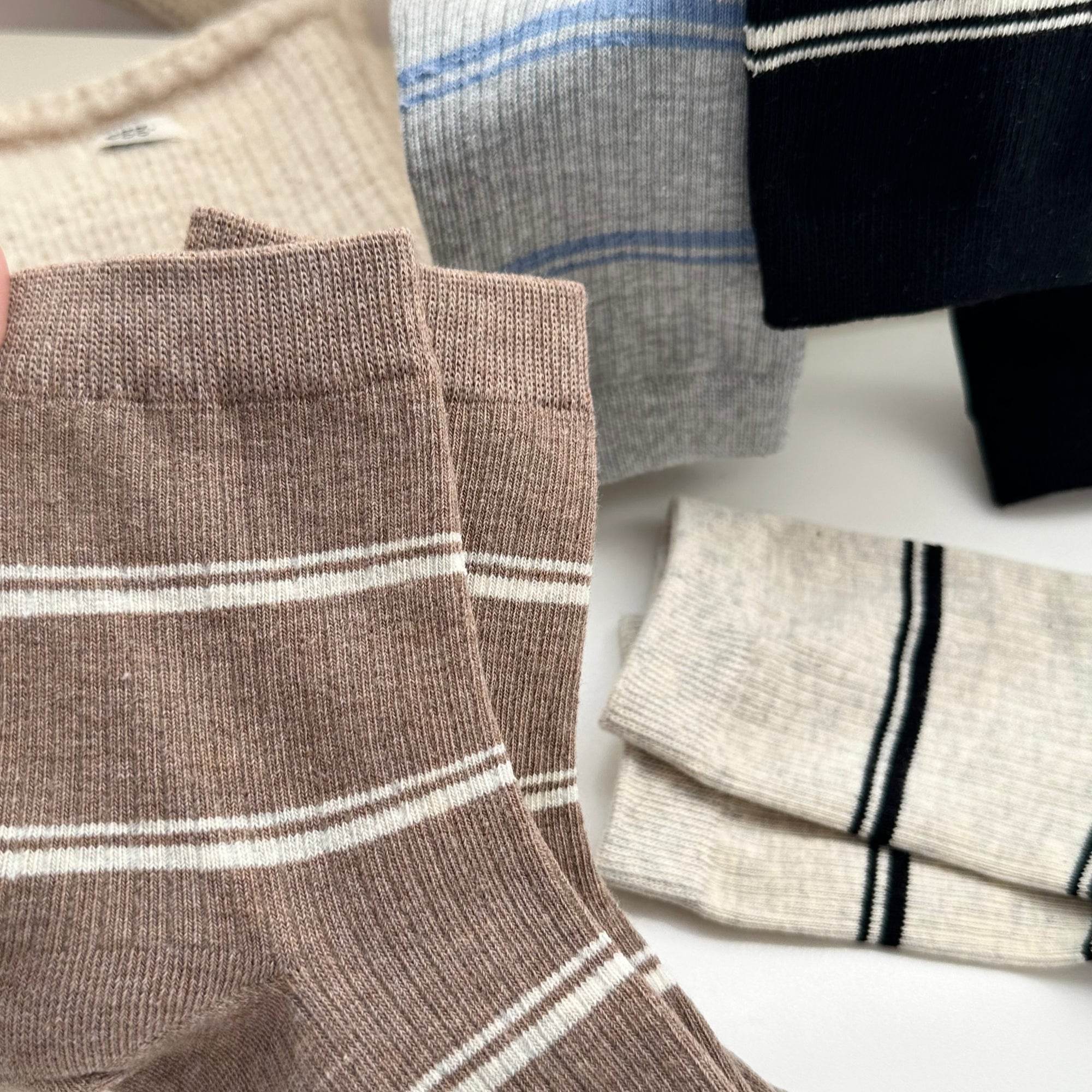 Women's Classic Thin Stripe Ribbed Socks - Single Pair