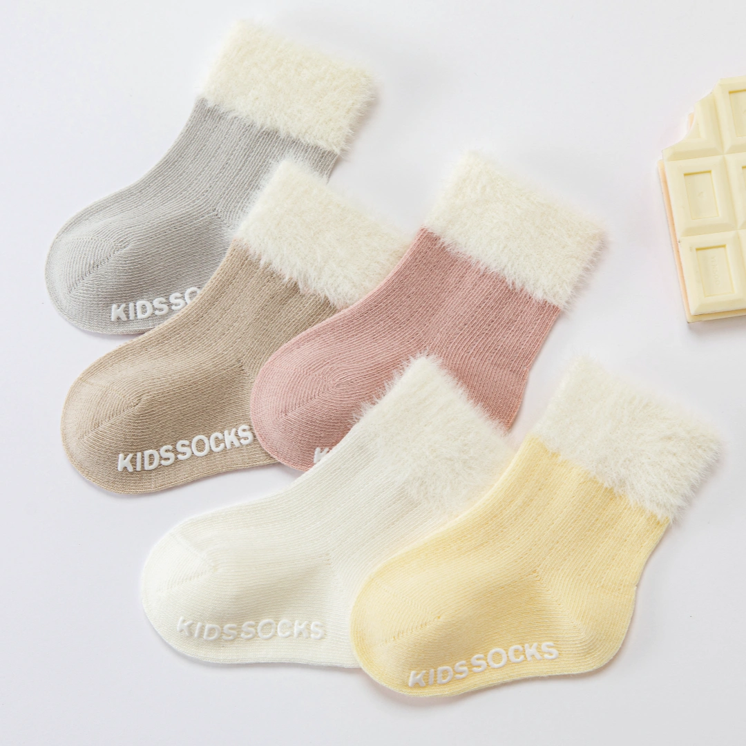 Baby’s Snowy Day' Fuzzy Chenille Cuff Boot Socks