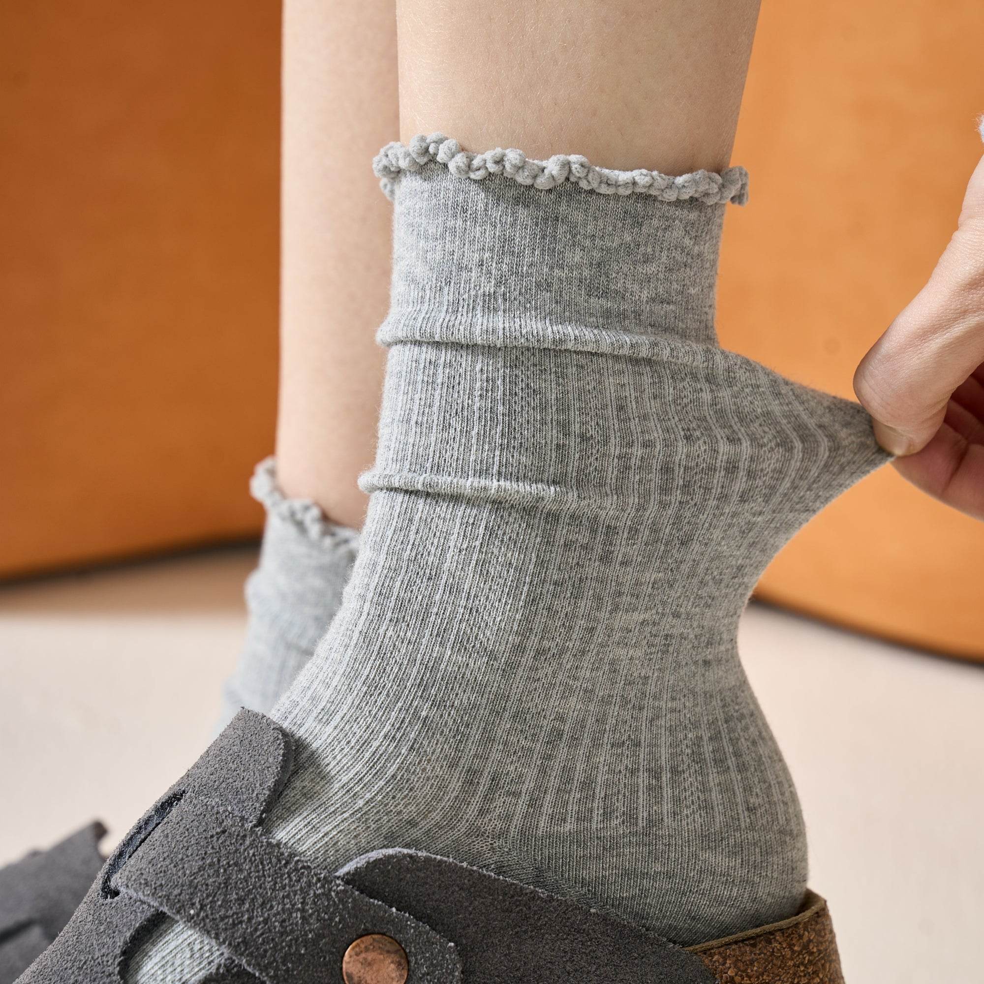 Women's Dainty Ruffle-Cuff Ribbed Socks - Single Pair