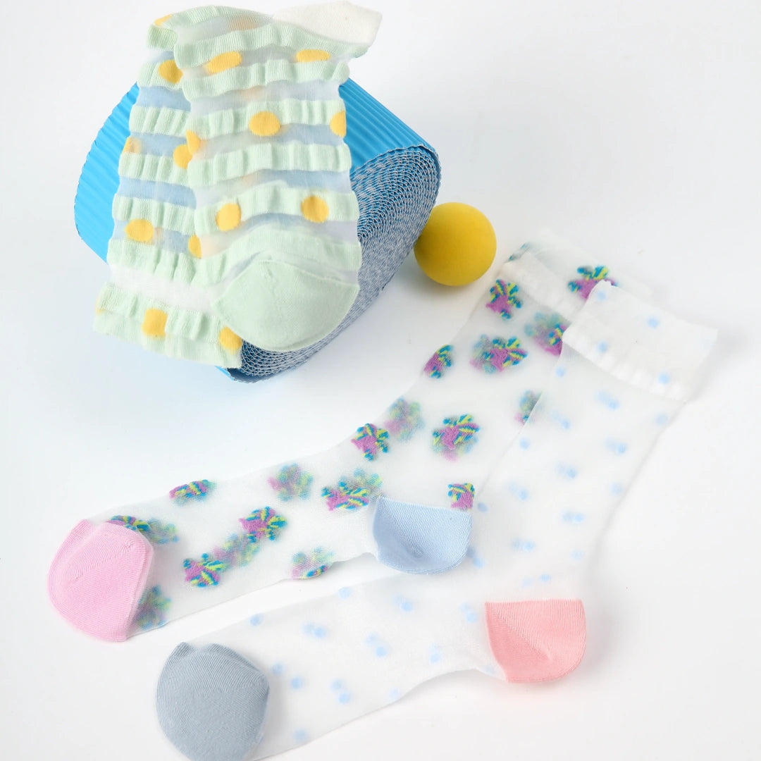 Aura Wave Retro Sheer Graphic Socks 3-Pack - sock set showing secure grip comfort