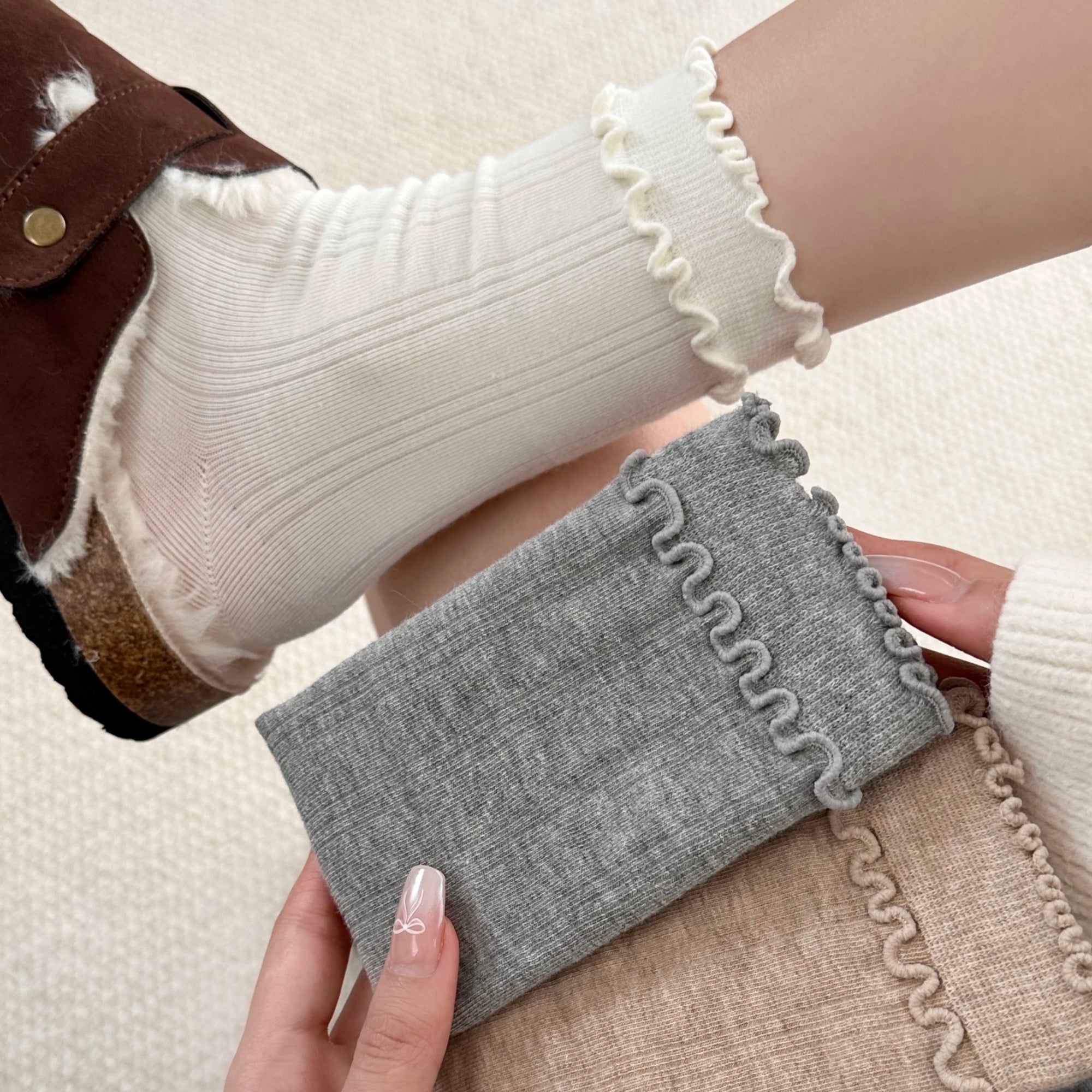 Women's Frilly Lettuce Cuff Slouch Socks - Single Pair