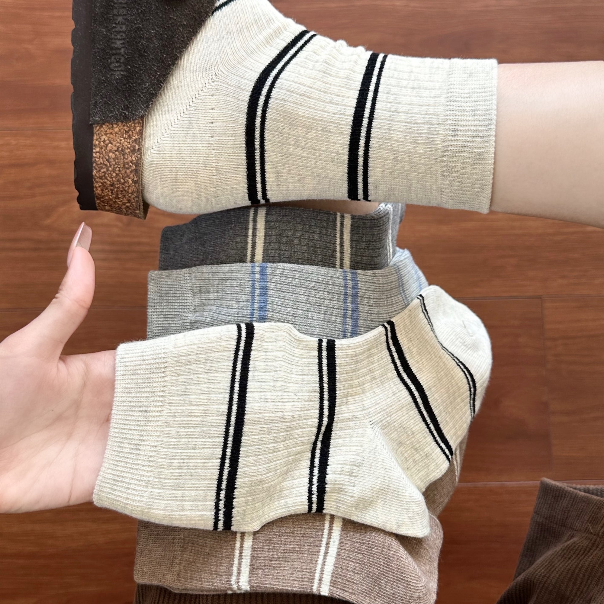 Women's Classic Thin Stripe Ribbed Socks - Single Pair