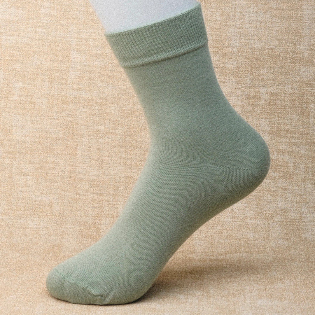 Women's 98% Cotton 5" Quarter Heather Socks - product photo showing soft cotton-rich comfort