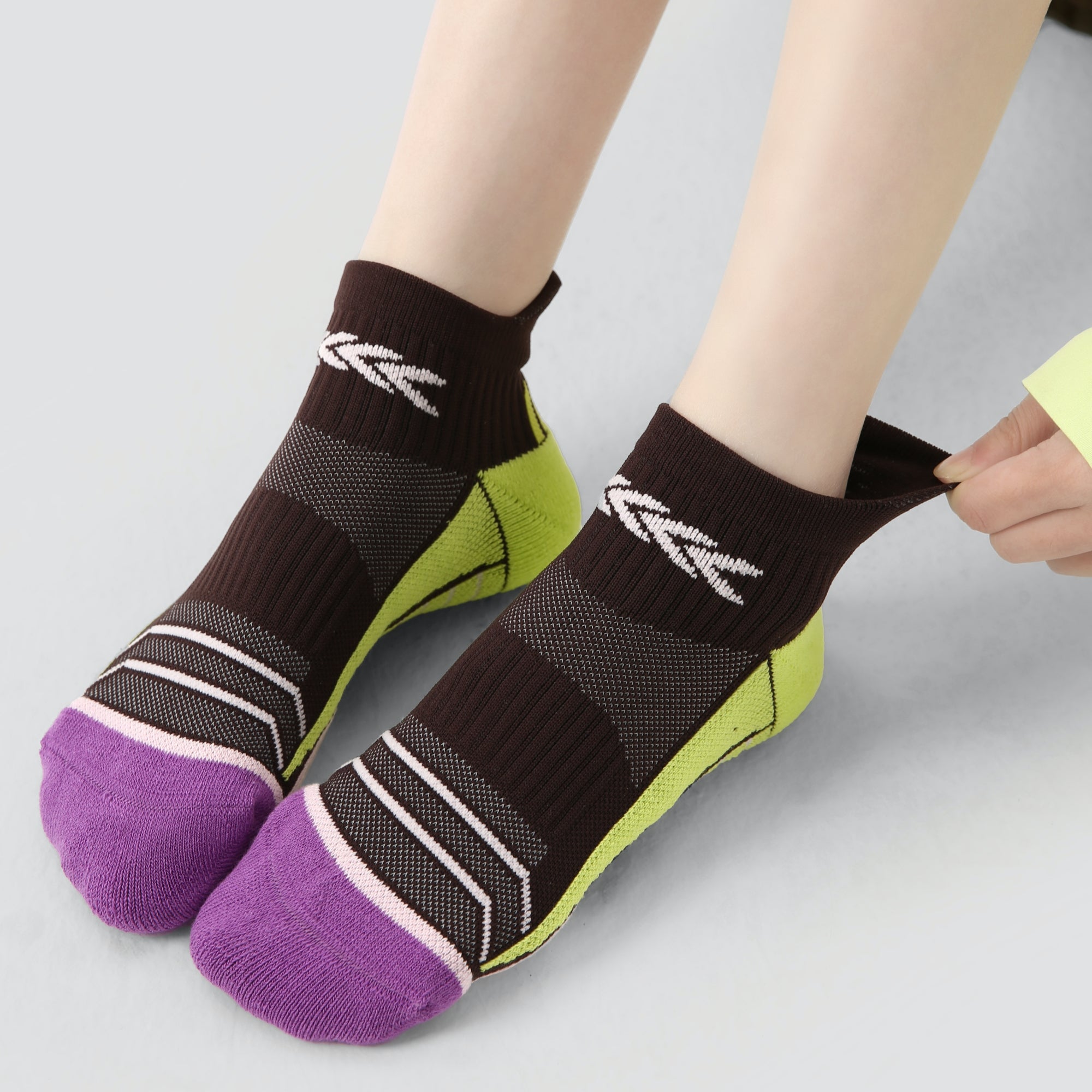 Women's Performance Cushioned Ankle Socks - Espresso & Volt