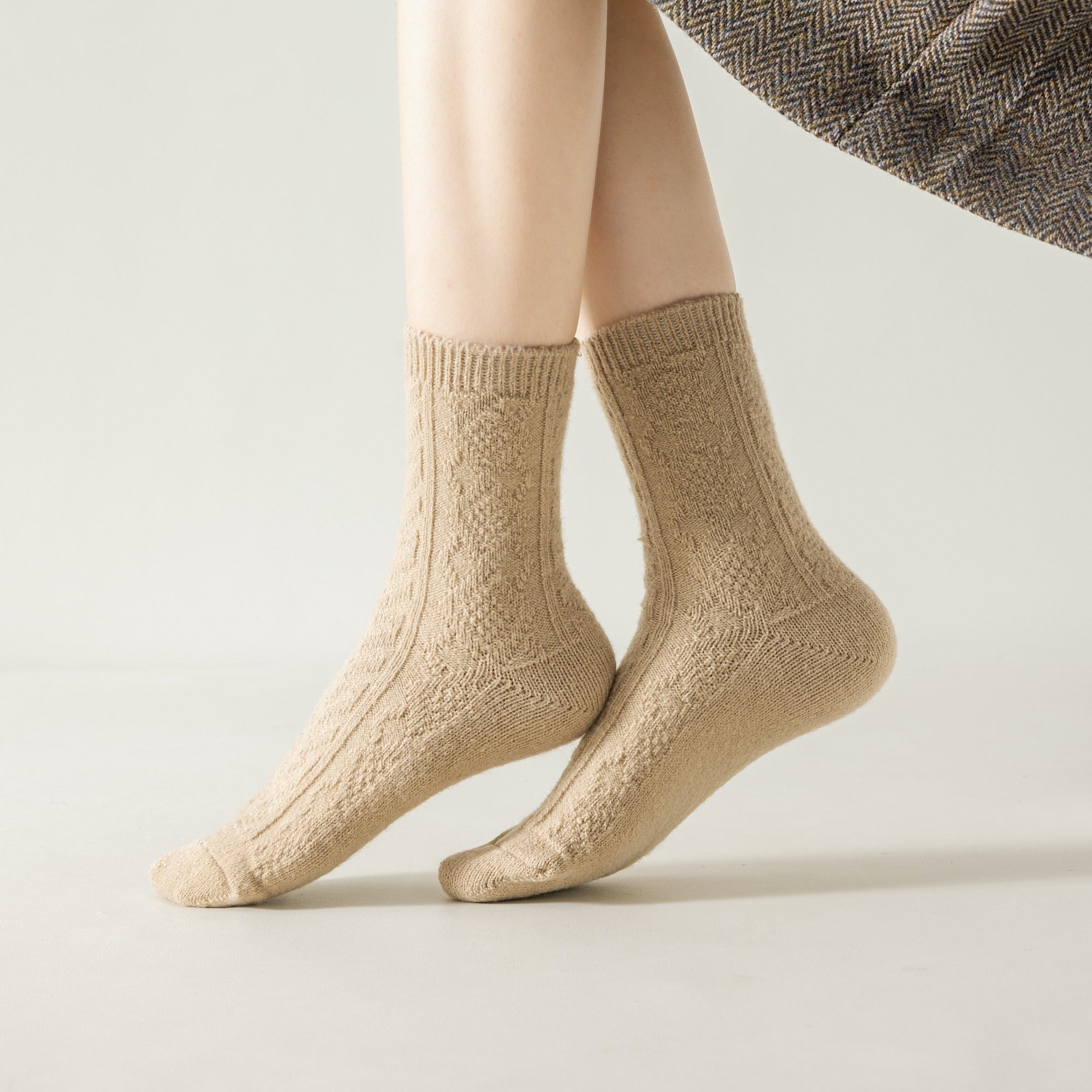 Women's Cozy Cable Knit Crew Socks - 4 Pairs