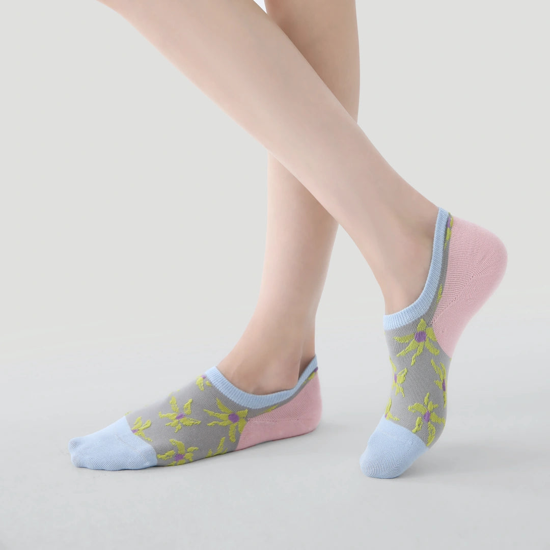 "Vivid Rhythm" Women's 3D Jacquard No-Show Socks 5-Pack - sock set showing secure grip comfort