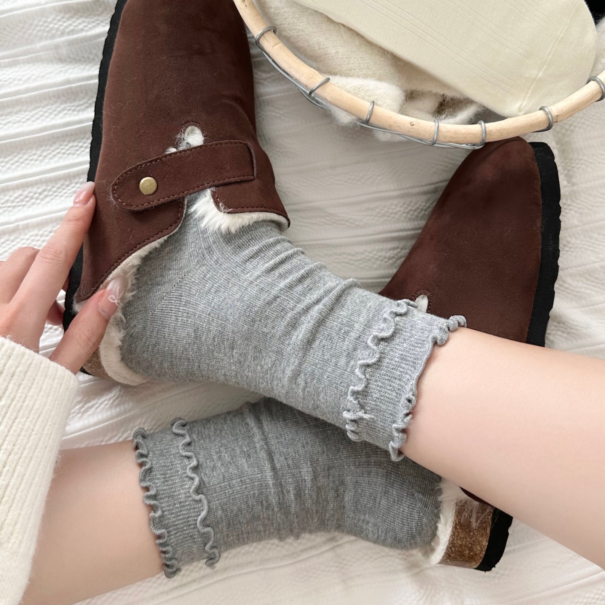 Women's Frilly Lettuce Cuff Slouch Socks - Single Pair