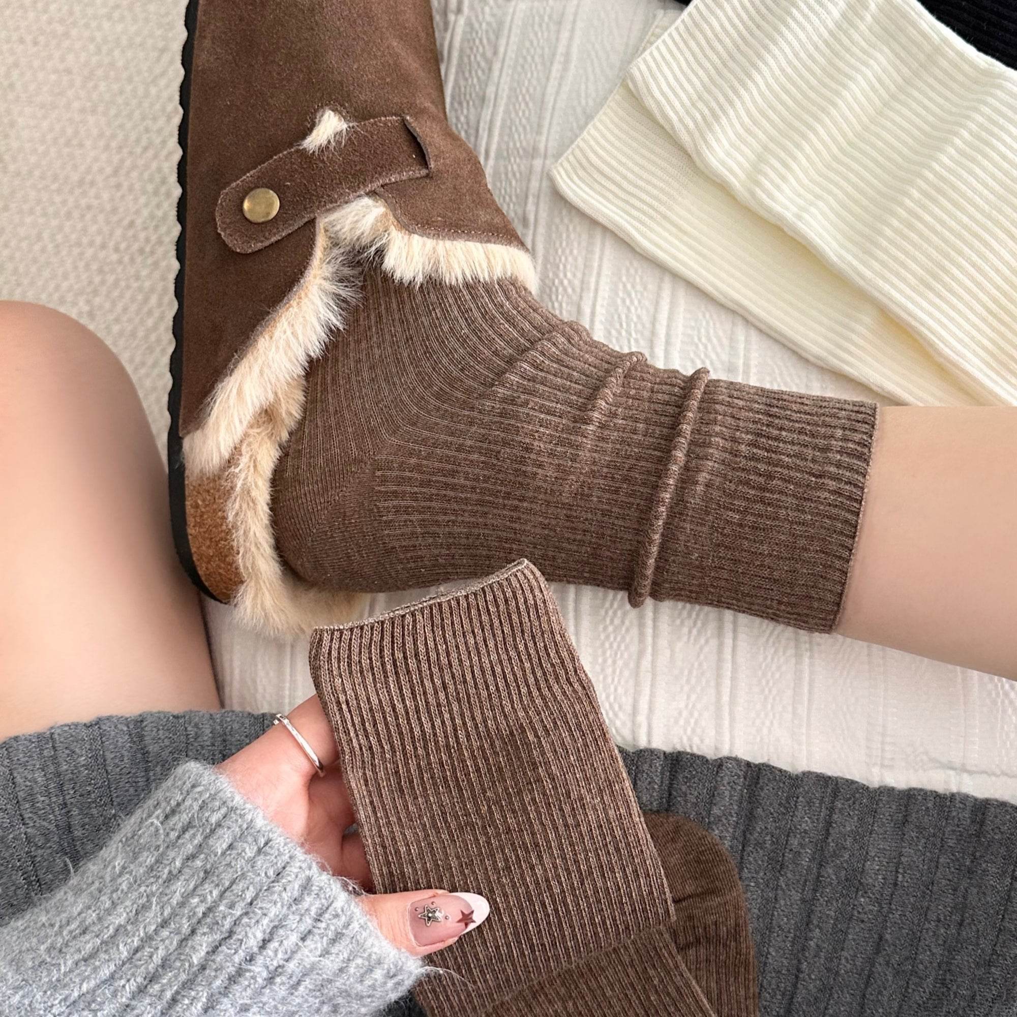 Women's Minimalist Ribbed Crew Socks - Single Pair