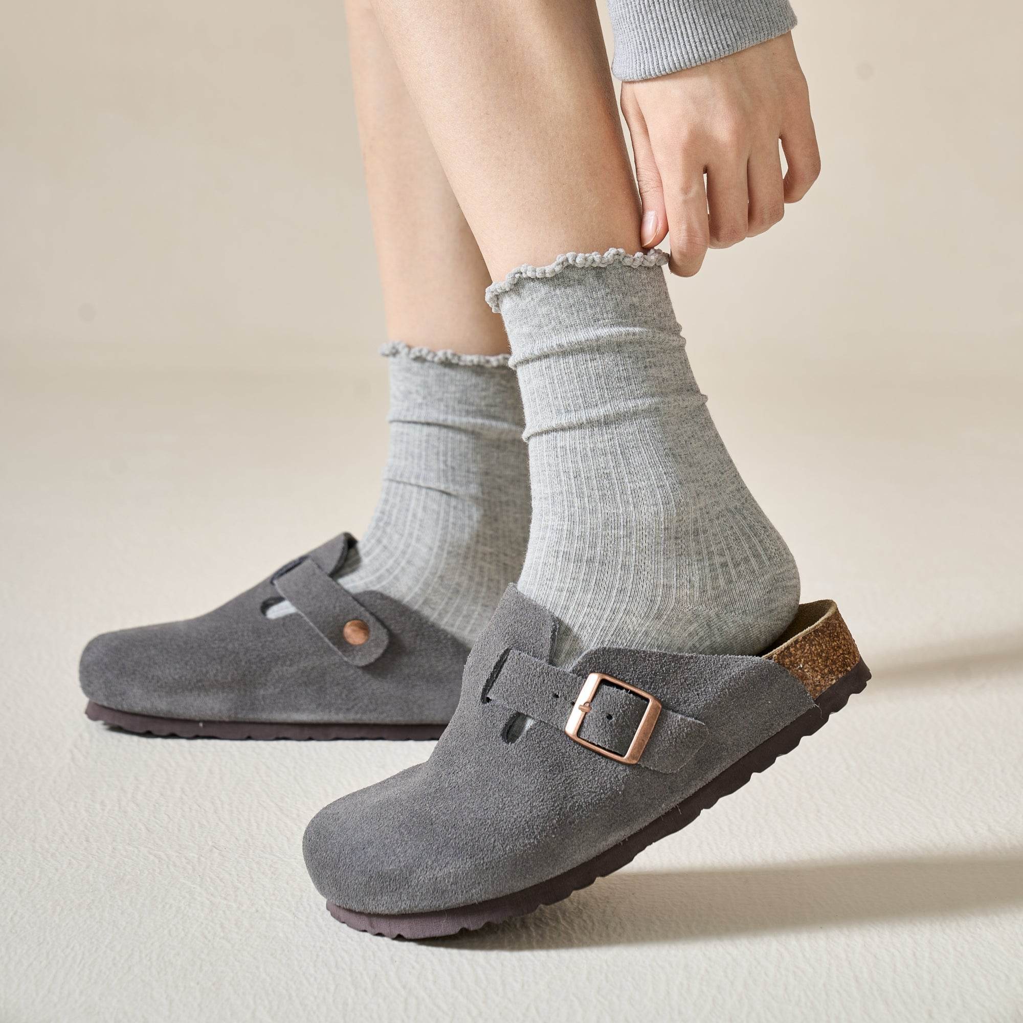 Women's Dainty Ruffle-Cuff Ribbed Socks - Single Pair