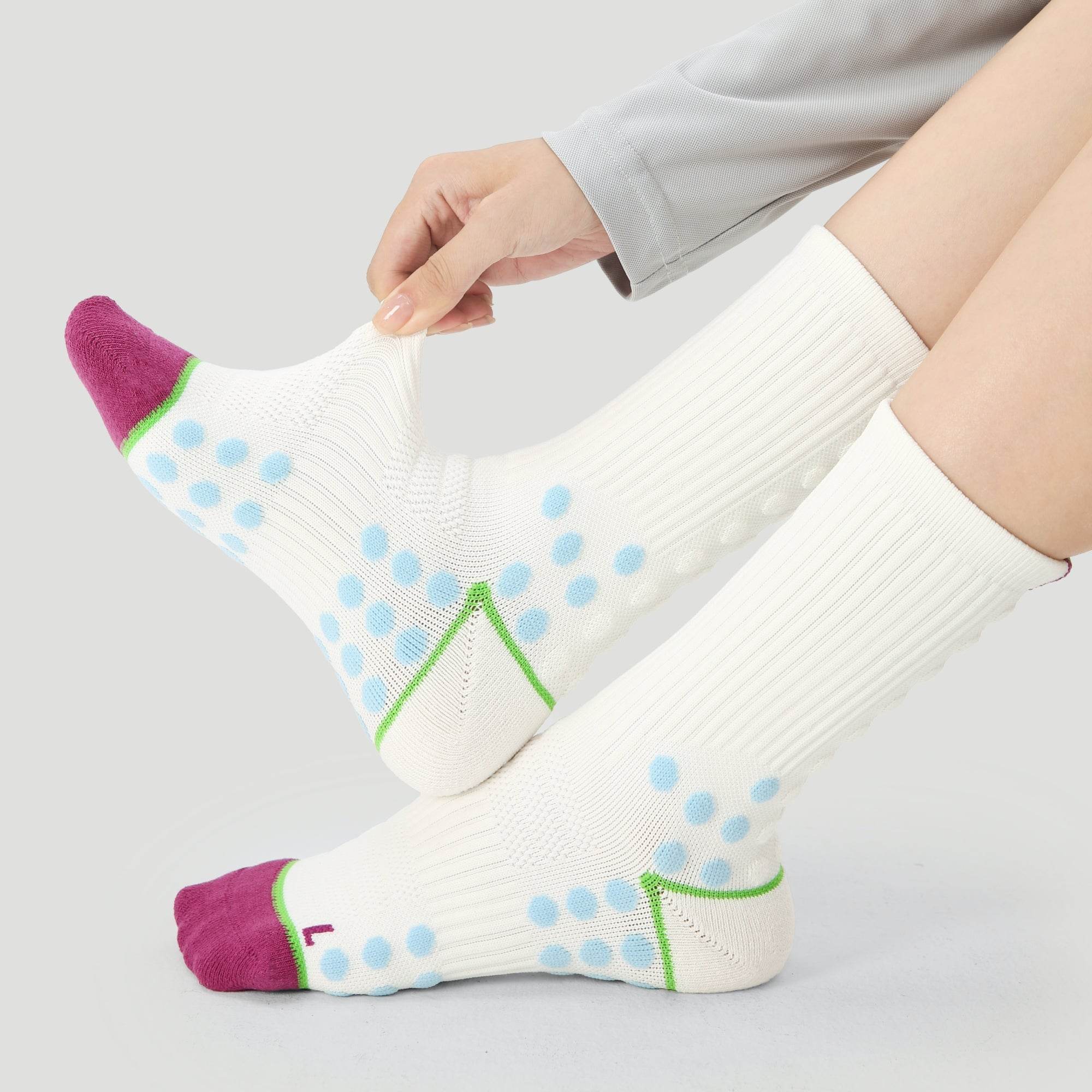 Women's Performance Cushioned Crew Socks - White