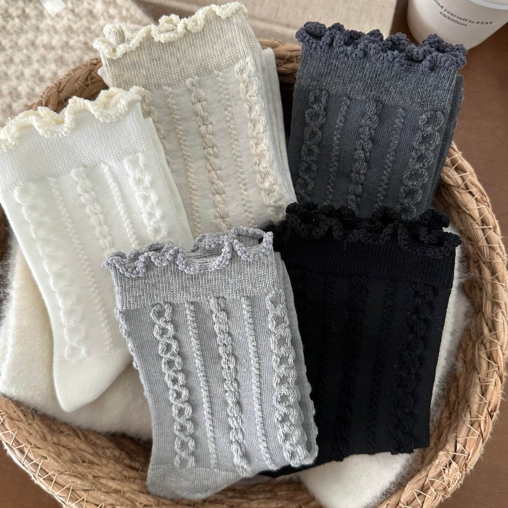 Women's Frilly Lettuce Edge Crew Socks - Single Pair