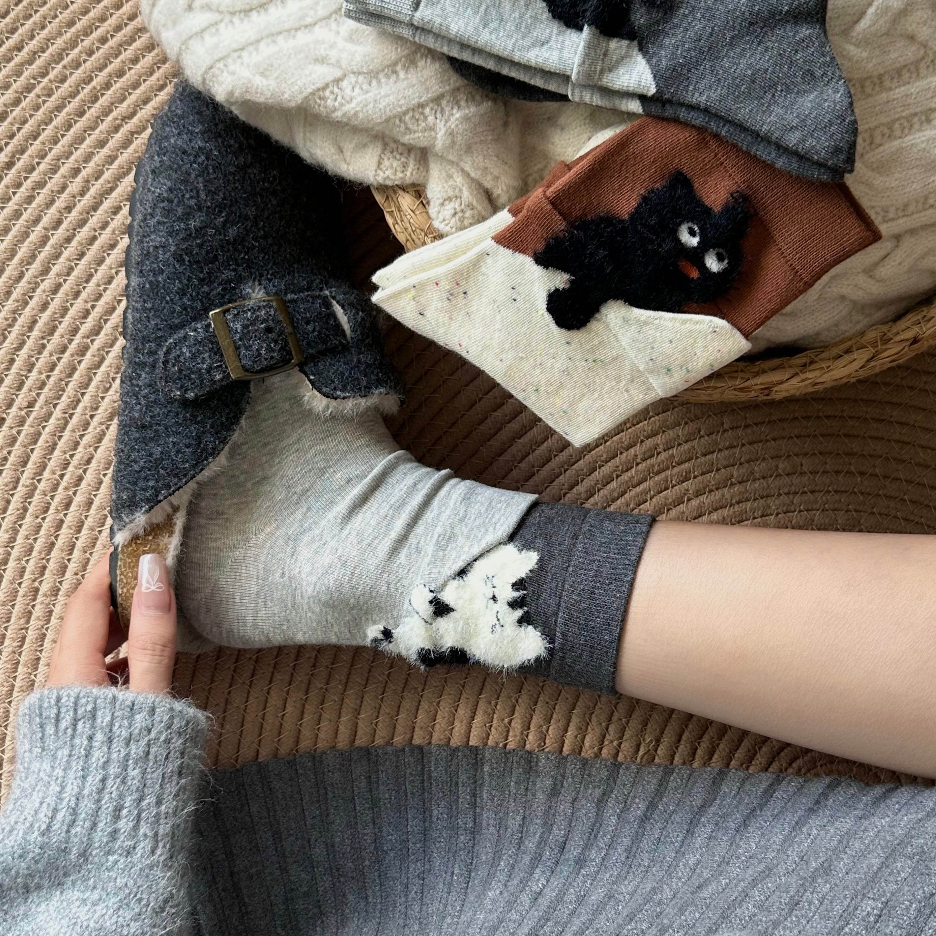 Women's Cute 3D Peeking Cat Socks - Single Pair