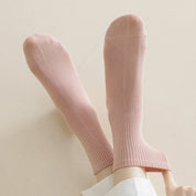 Women's 98% Cotton Essential Solid Quarter Socks