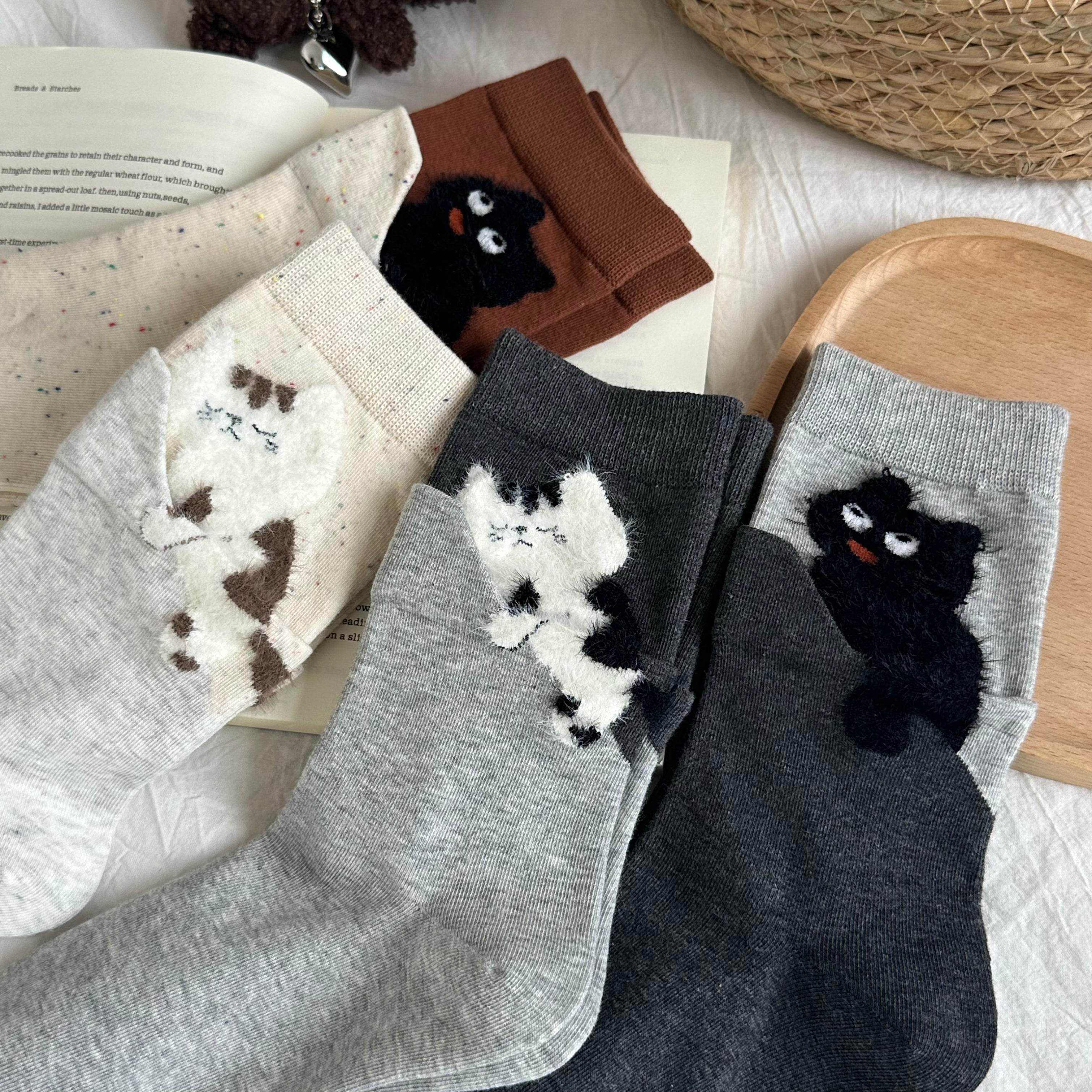 Women's Cute 3D Peeking Cat Socks - Single Pair
