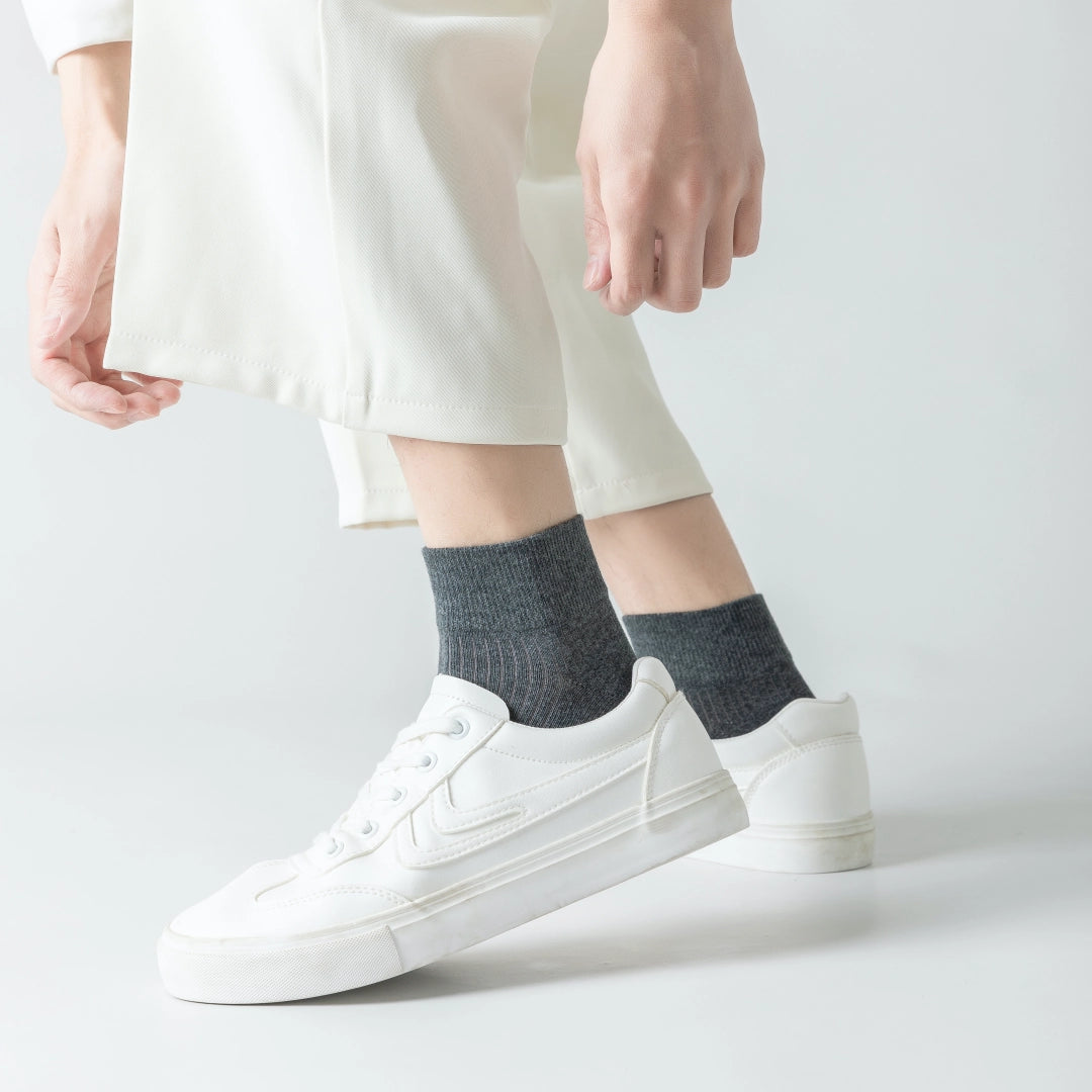 Men's Moisture-Wicking Drop-Needle Ribbed Ankle Socks