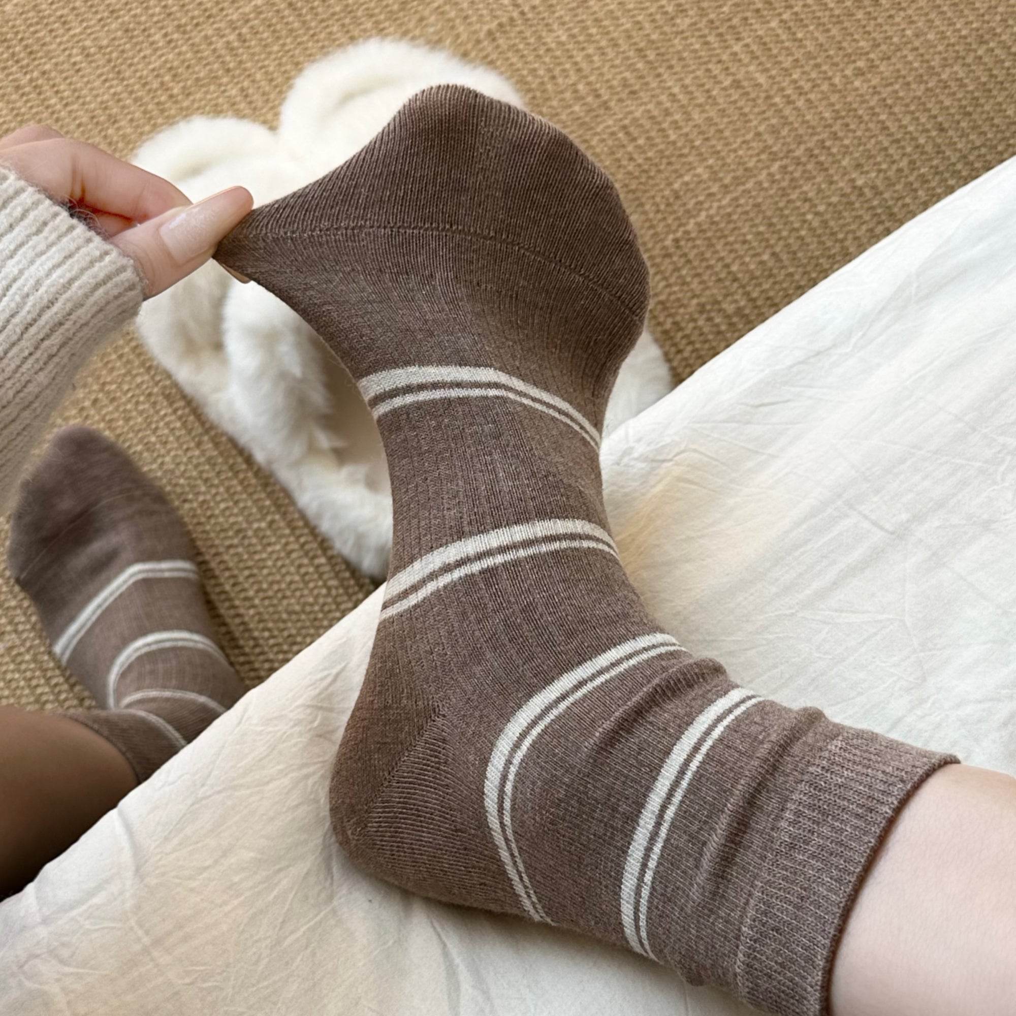 Women's Classic Thin Stripe Ribbed Socks - Single Pair