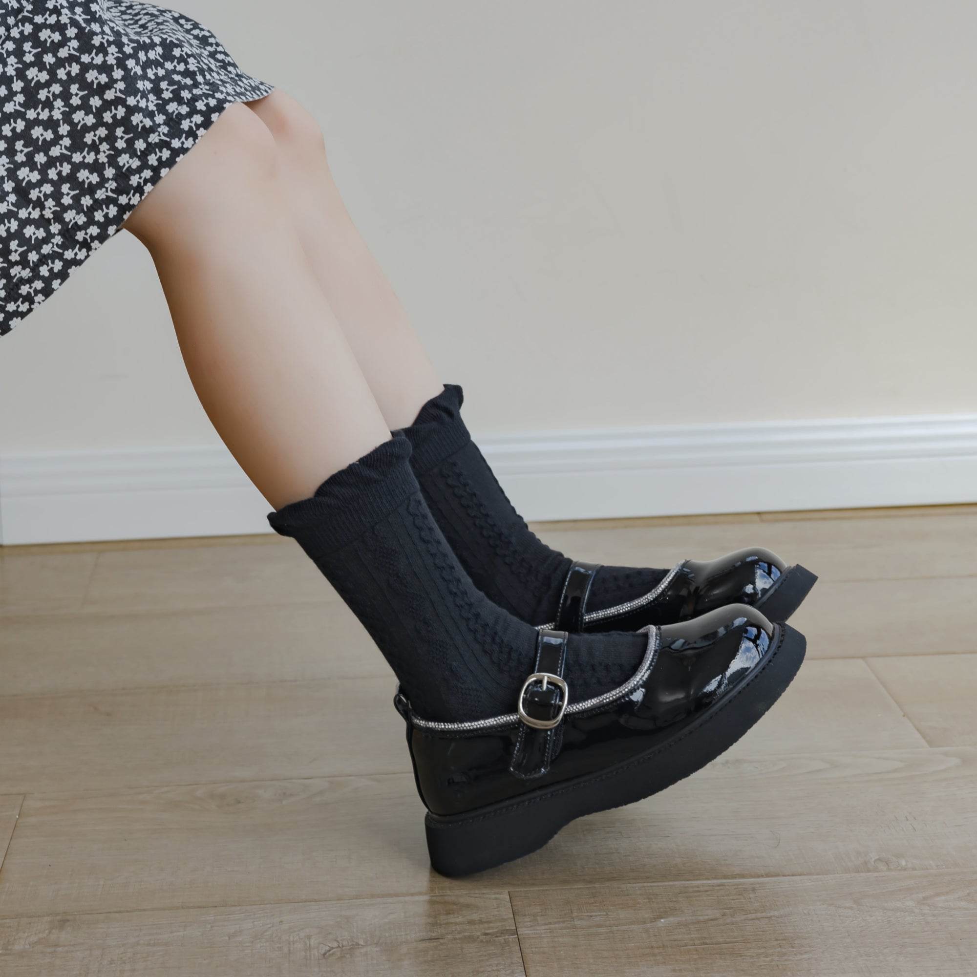 Kid's Ruffle Cable Knit Crew Socks 5 - Pairs - Weavasocks