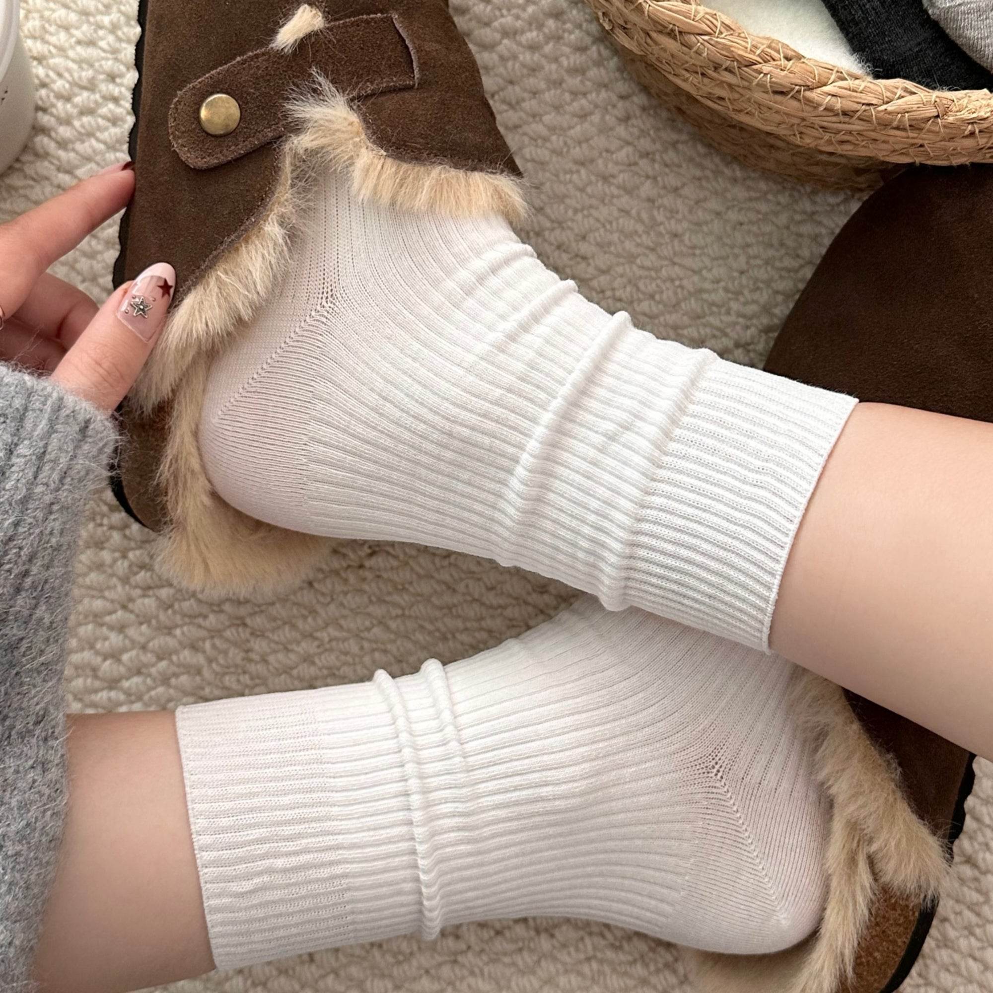 Women's Minimalist Ribbed Crew Socks - Single Pair