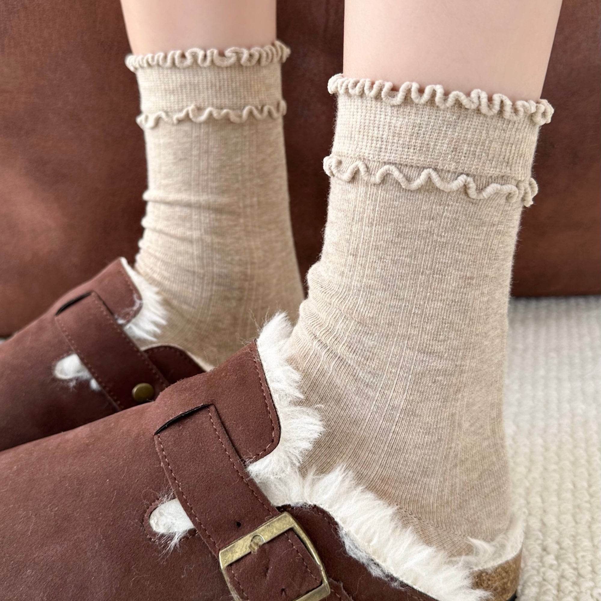 Women's Frilly Lettuce Cuff Slouch Socks - Single Pair