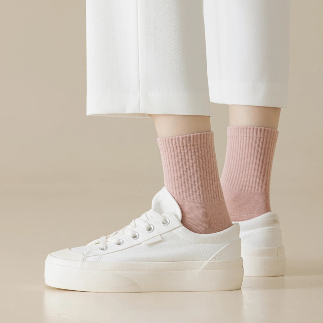 Women's 98% Cotton Essential Solid Quarter Socks