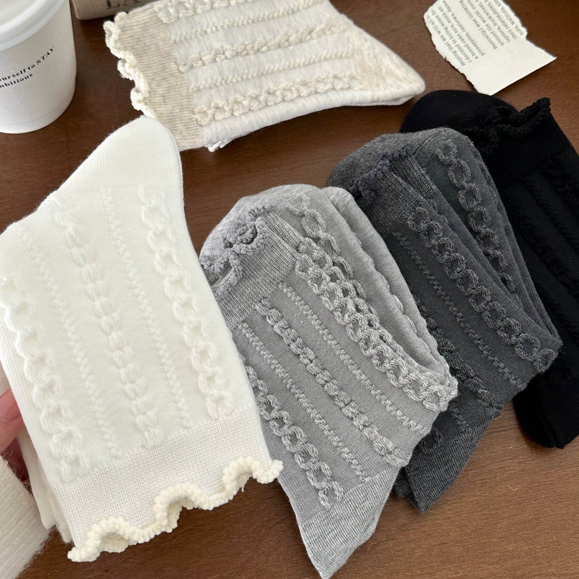 Women's Frilly Lettuce Edge Crew Socks - Single Pair