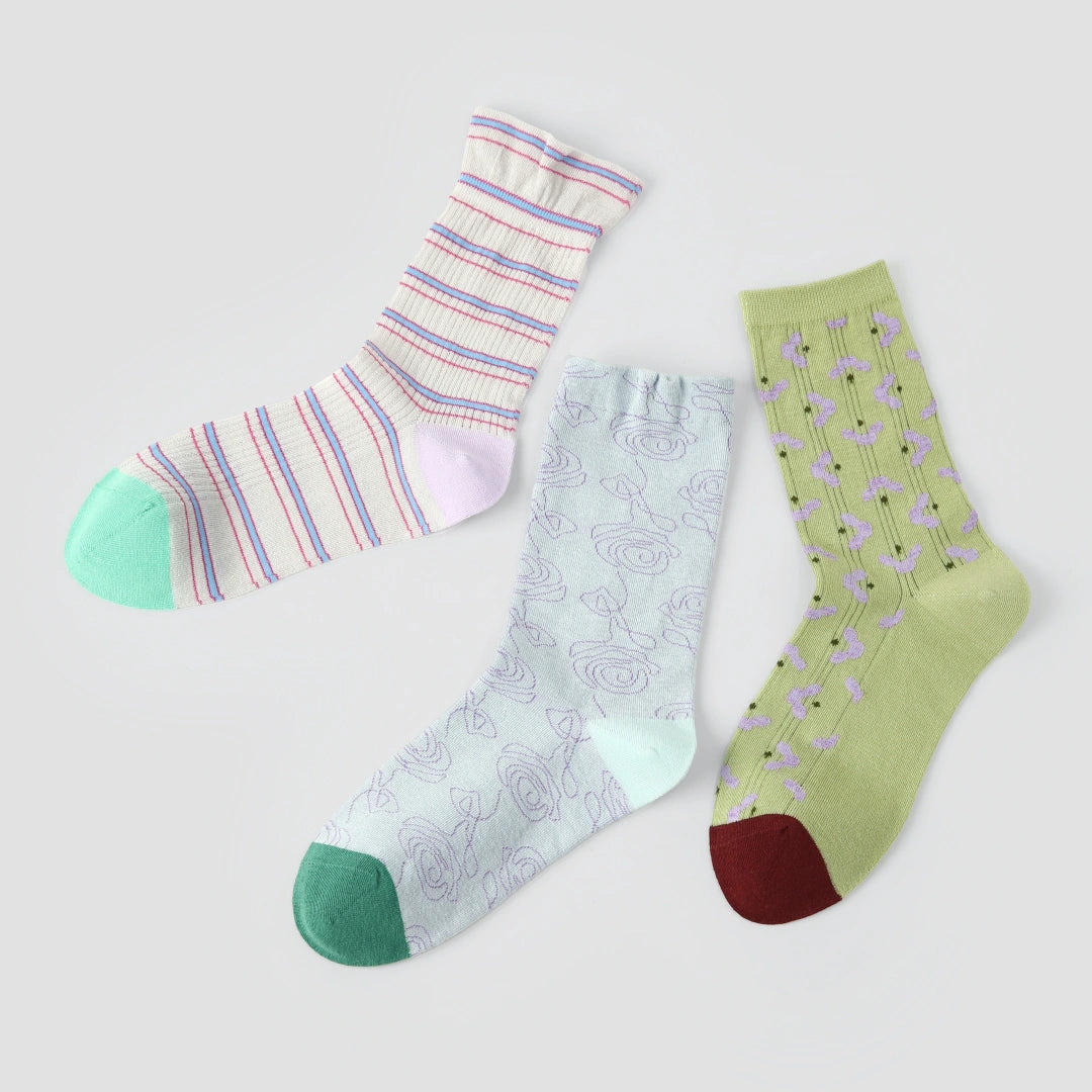 Women's Artistic Floral Mesh Crew Socks (3-Pack)