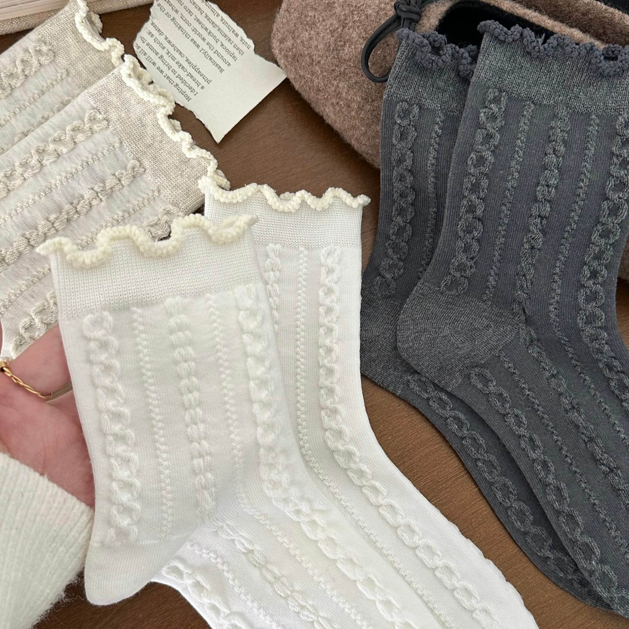 Women's Frilly Lettuce Edge Crew Socks - Single Pair