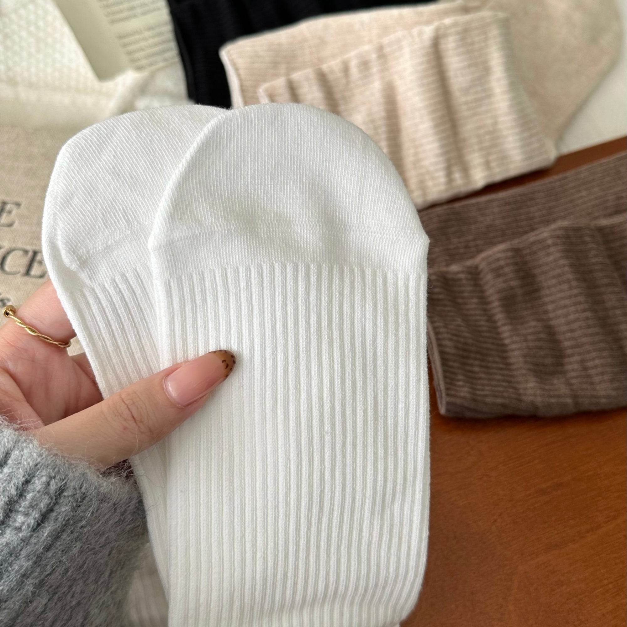 Women's Minimalist Ribbed Crew Socks - Single Pair