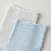 Women's 10% Mulberry Silk Ultra-Thin Cooling Quarter Socks - product photo showing seamless stretch comfort