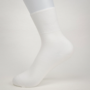 Women's 98% Cotton Relaxed-Fit Heather Crew Socks - product photo showing soft cotton-rich comfort