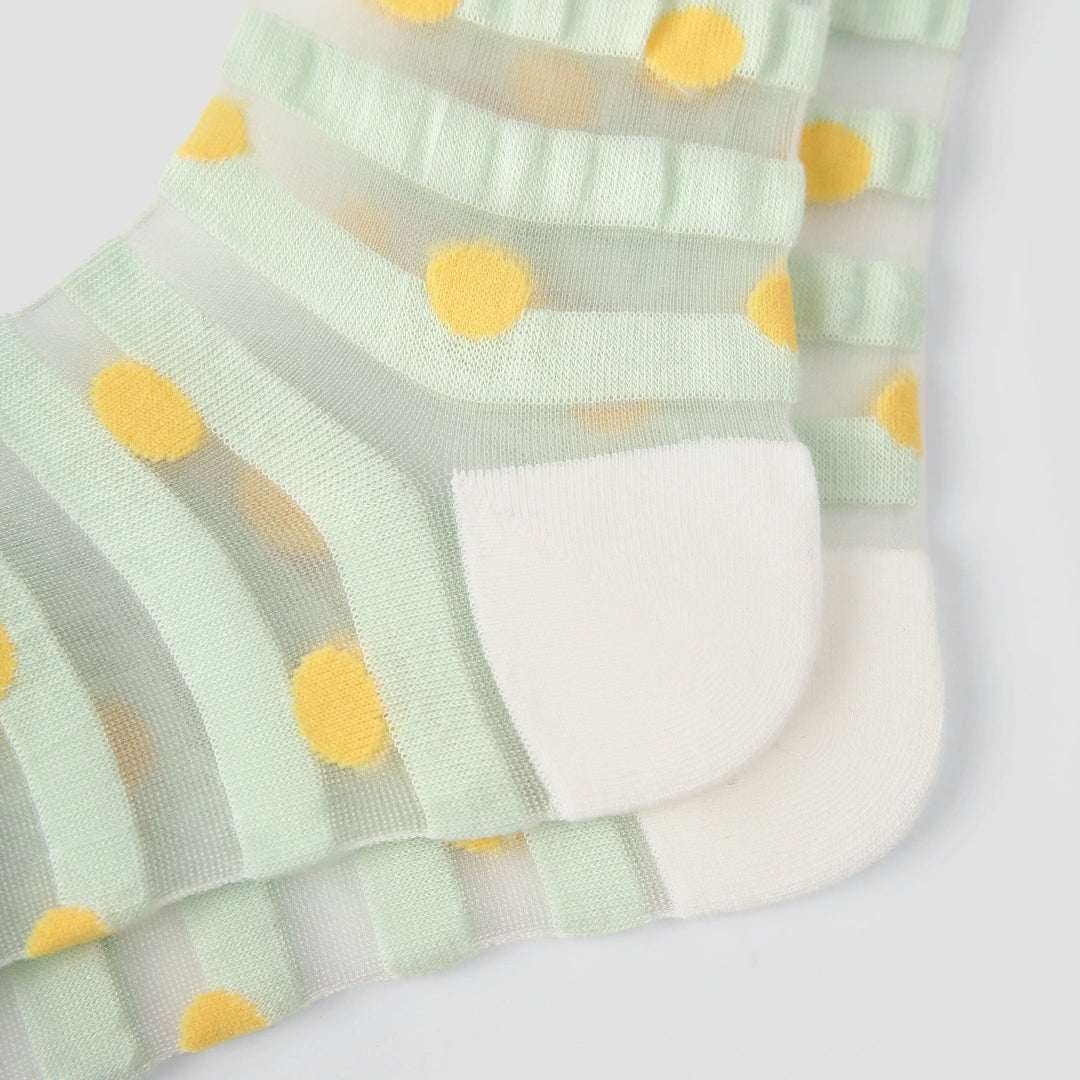 Aura Wave Retro Sheer Graphic Socks 3-Pack - sock set showing secure grip comfort